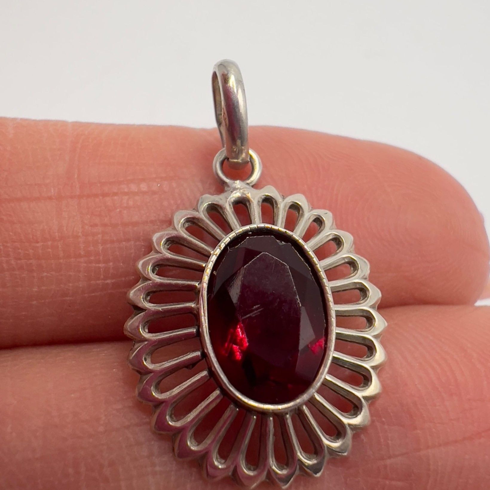 Vintage Vintage 835 Silver Pendant with Red Oval Glass Stone 1.46 g Size ONE SIZE - 1 Thumbnail