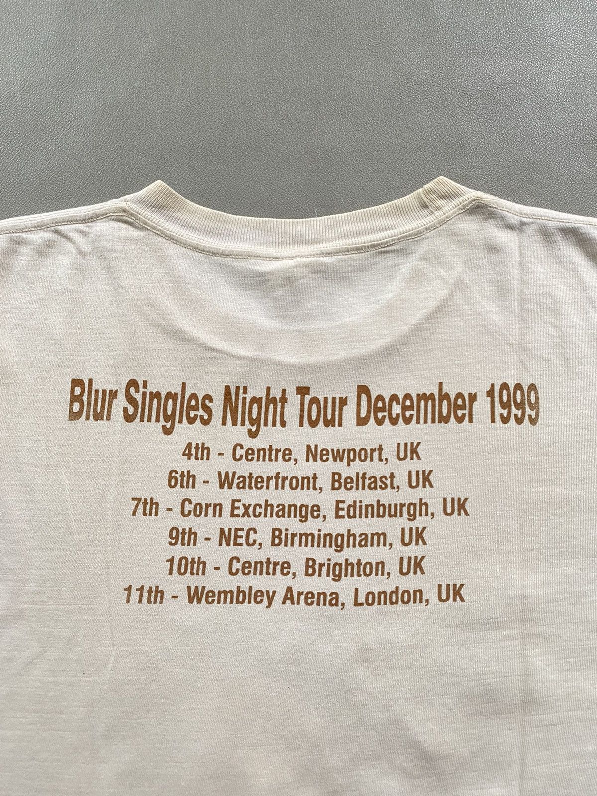 Band Tees RARE Vintage Blur Singles Night Tour UK Tshirt Size US L / EU 52-54 / 3 - 5 Thumbnail