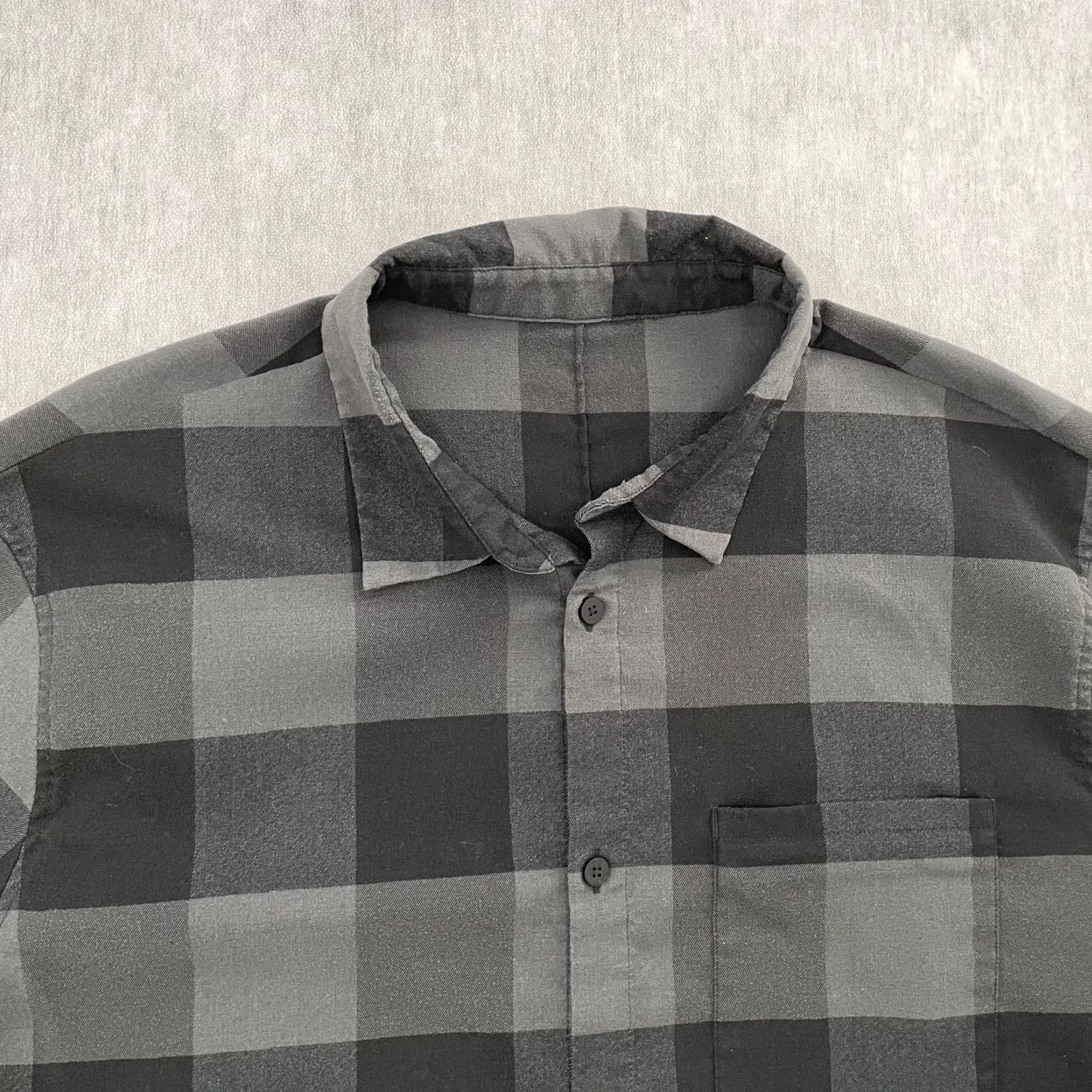 Lululemon Lululemon Masons Peak Flannel Shirt Adult 2XL Black Gray Buffalo Plaid Mens XXL Shirt Men 2XL Flannel Plaid Casual City Outdoor All Seasons Size US XXL / EU 58 / 5 - 2 Thumbnail