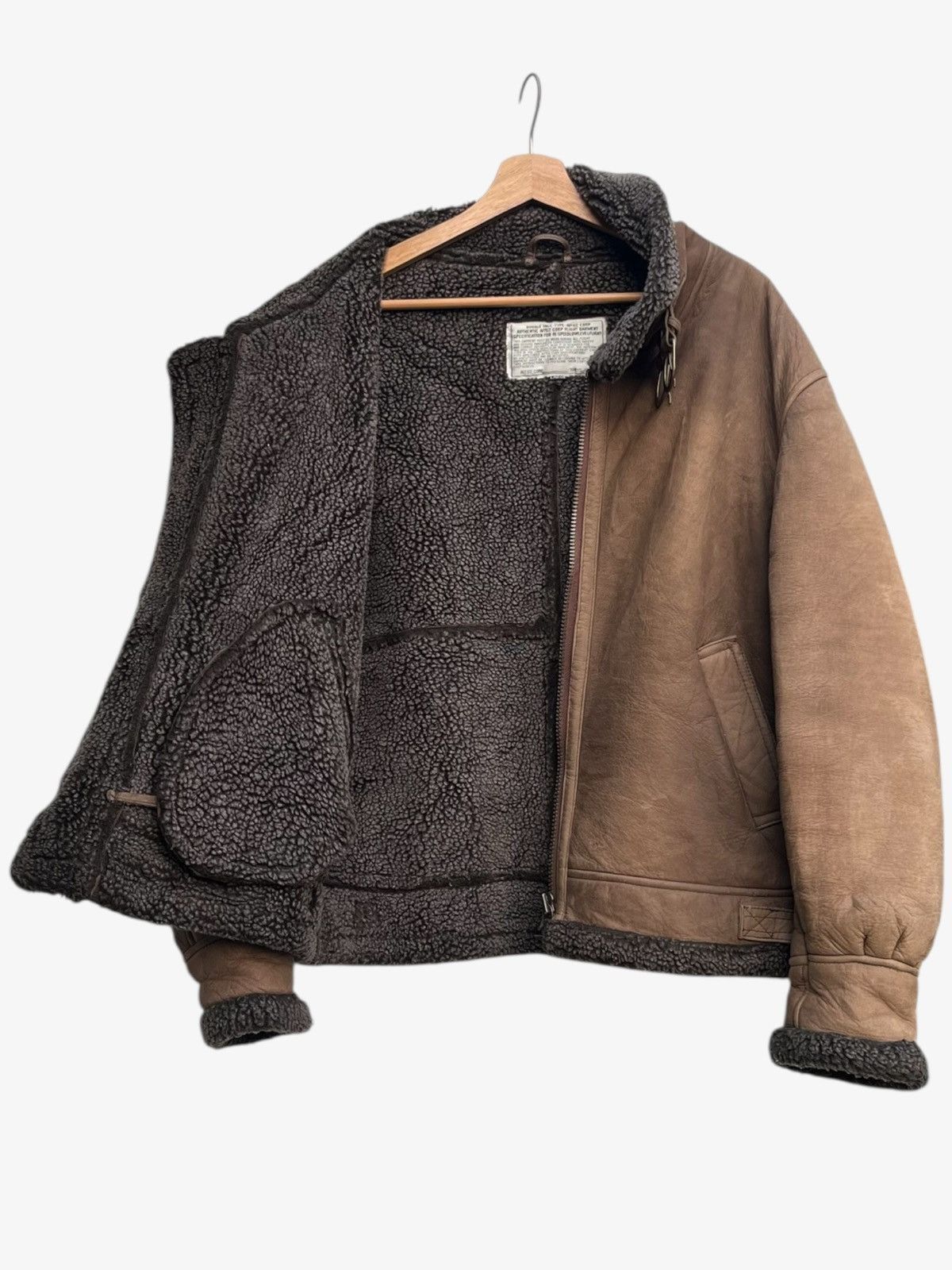 Genuine Leather Vintage Aitoz Corp B3 Cowhide Shearling Bomber Jacket Size US L / EU 52-54 / 3 - 5 Thumbnail