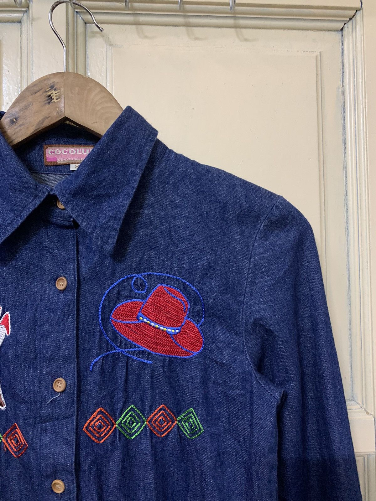 Japanese Brand × Vintage Vintage Japanese Cocolulu Embroidery Denim Button Shirt Size XS / US 0-2 / IT 36-38 - 6 Thumbnail