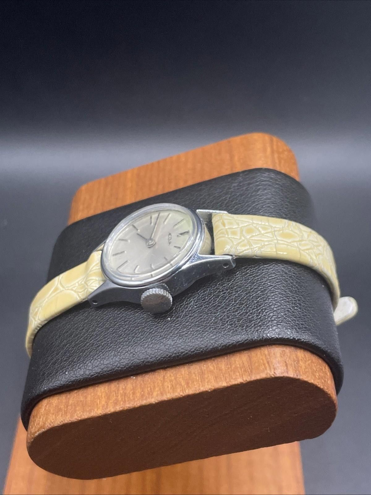 Designer Vintage ACQUA 45 Silver Tone Manual Wind Watch Running Size ONE SIZE - 2 Thumbnail