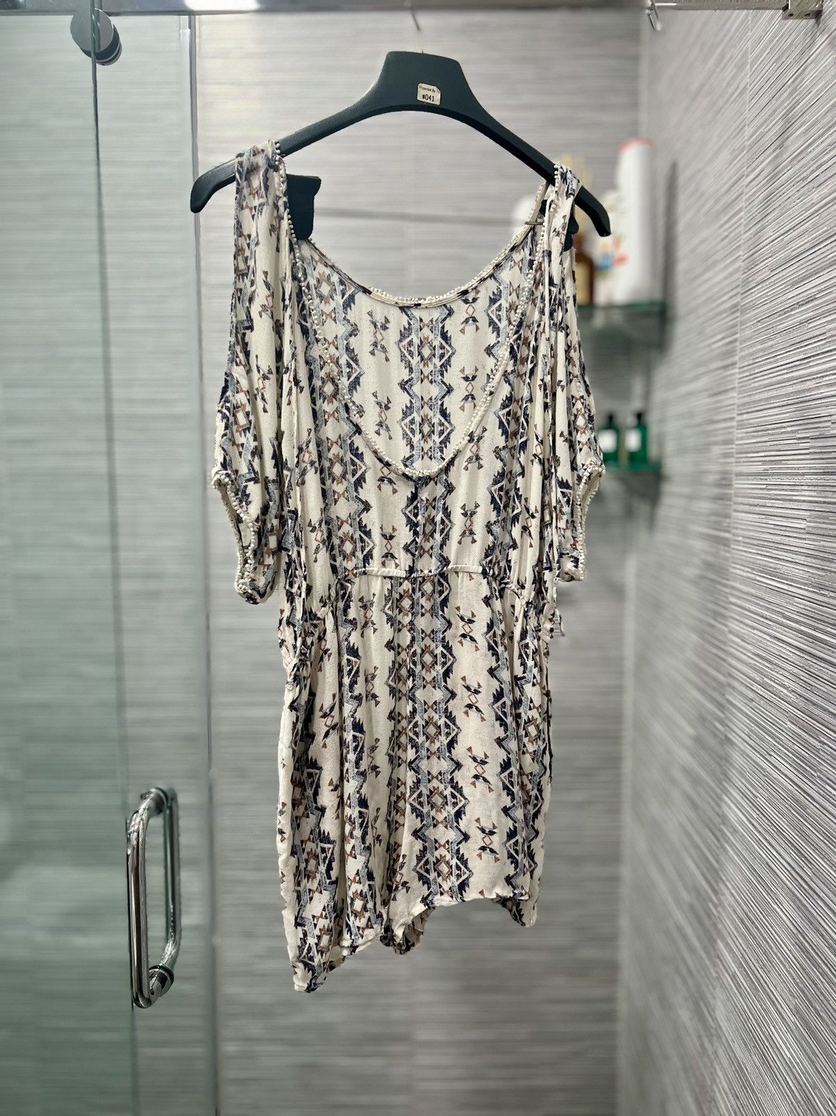 Forever 21 Forever 21 Romper Stretch Waist Short Sleeve Size M / US 6-8 / IT 42-44 - 8 Thumbnail
