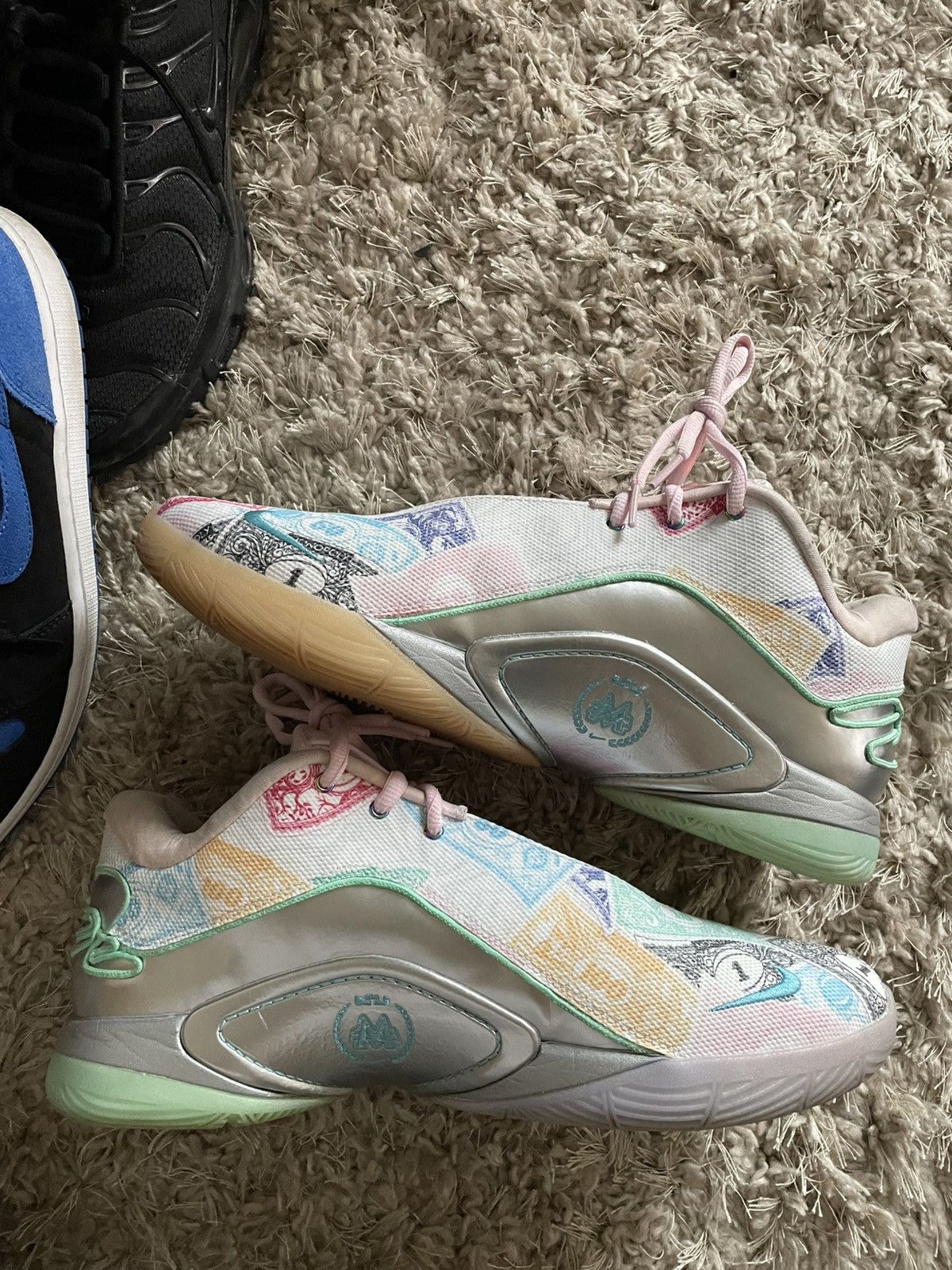 Nike Lebron 22 Monopoly QS Currency Size US 13 / EU 46 - 3 Thumbnail