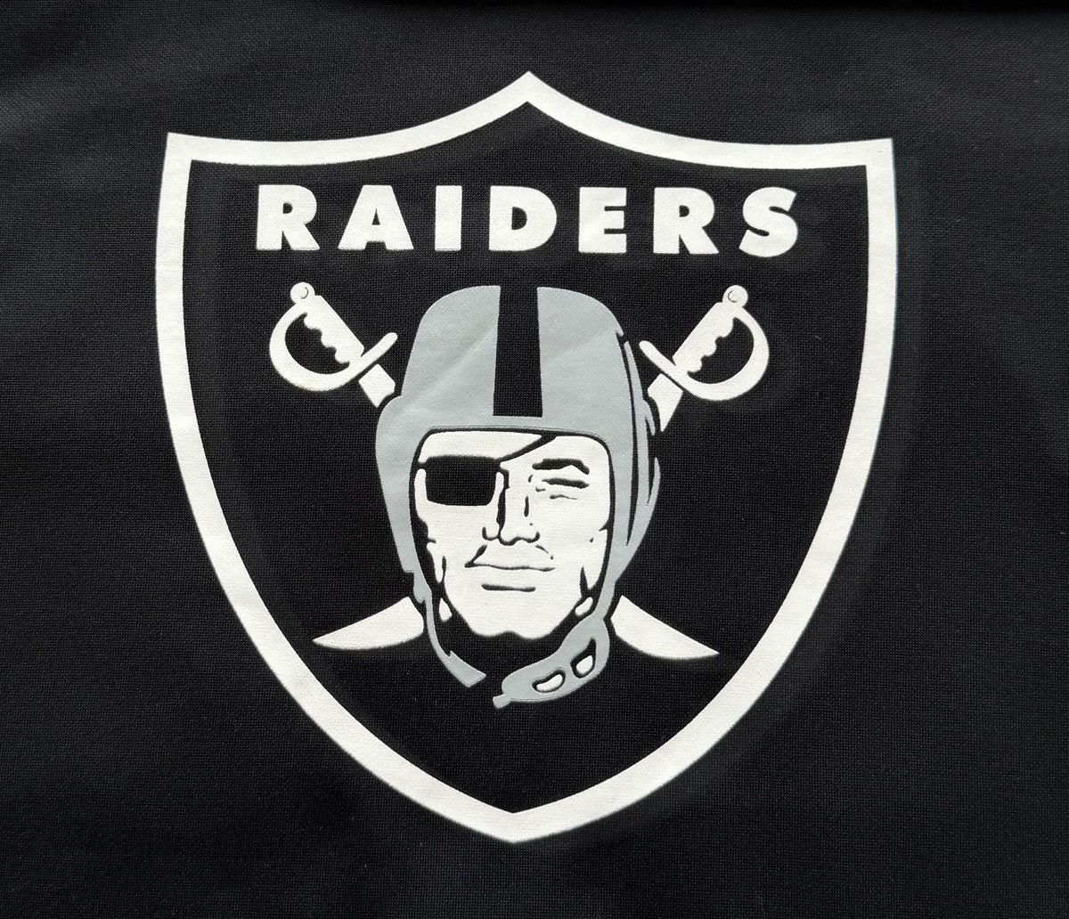 Nike Nike Las Vegas Raiders Therma-FIT Hoodie Black Big Logo Size US XL / EU 56 / 4 - 4 Thumbnail