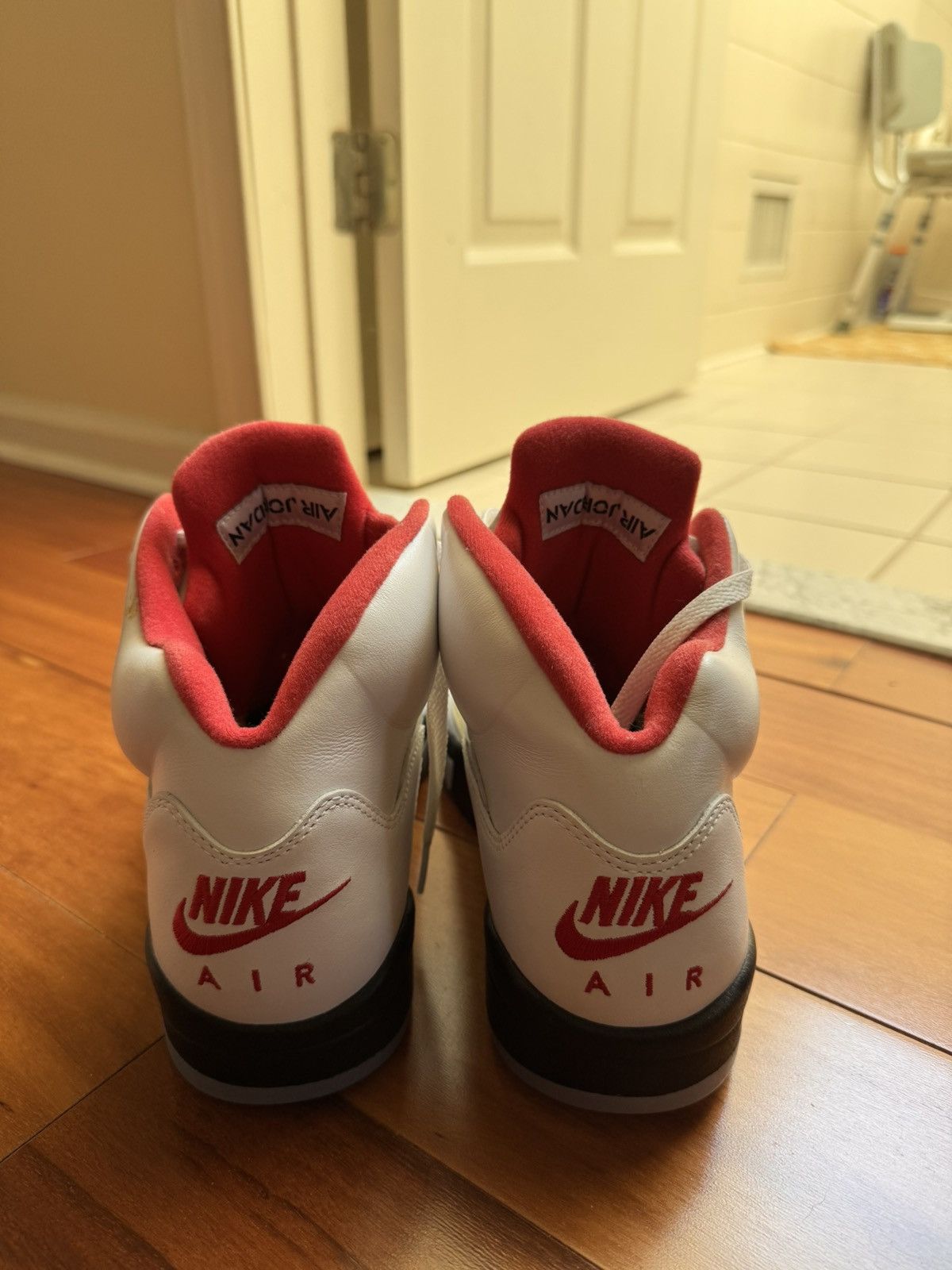 Jordan Brand AJ5 Fire red 2020 retro Size US 10 / EU 43 - 4 Thumbnail