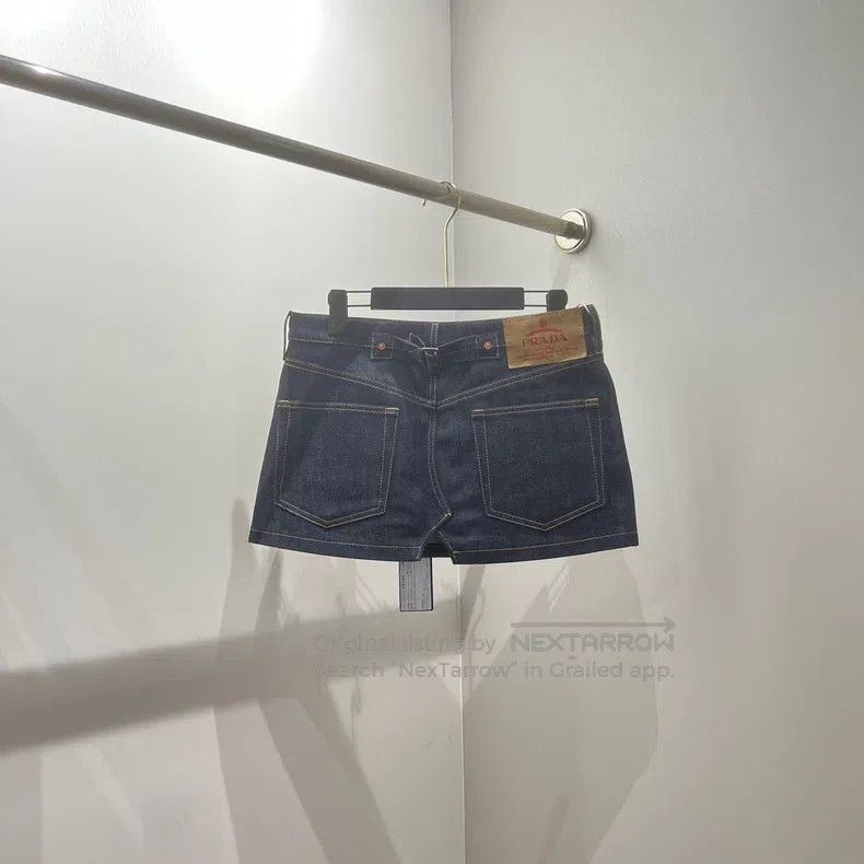 Prada Prada Classic triangle logo denim skirt Size 25" / US 0 / IT 36 - 2 Thumbnail