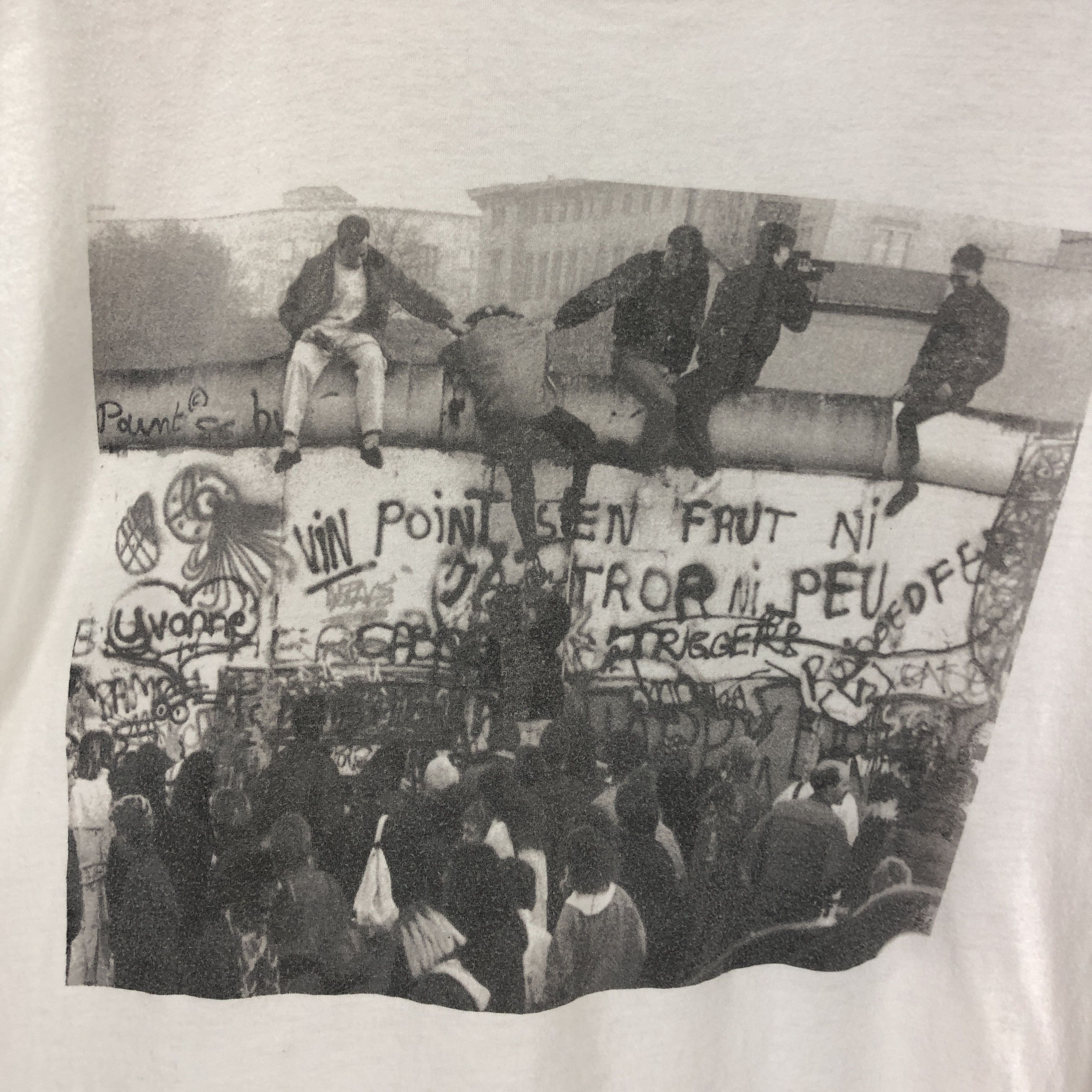FALL OF THE BERLIN WALL Crew Neck T Shirt #1506/AZ