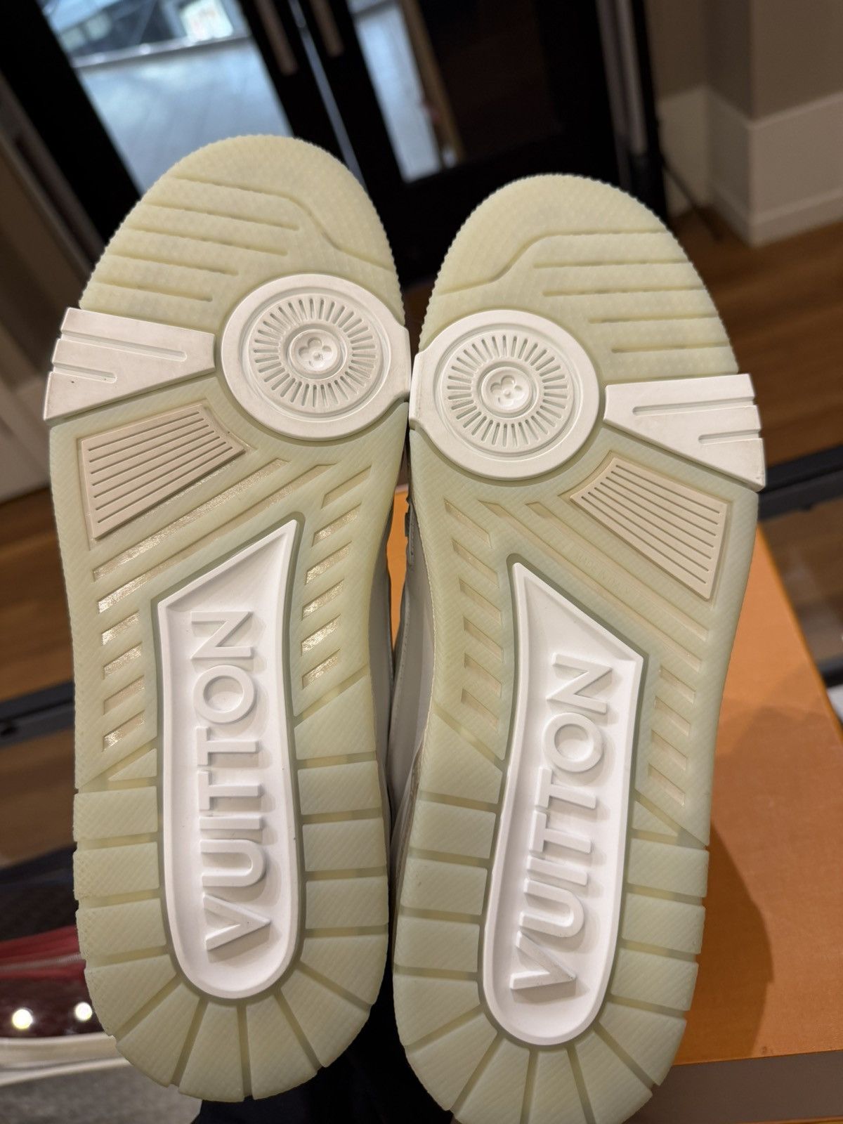 Louis Vuitton Louis Vuitton LV Trainer - White Size US 9 / EU 42 - 7 Thumbnail