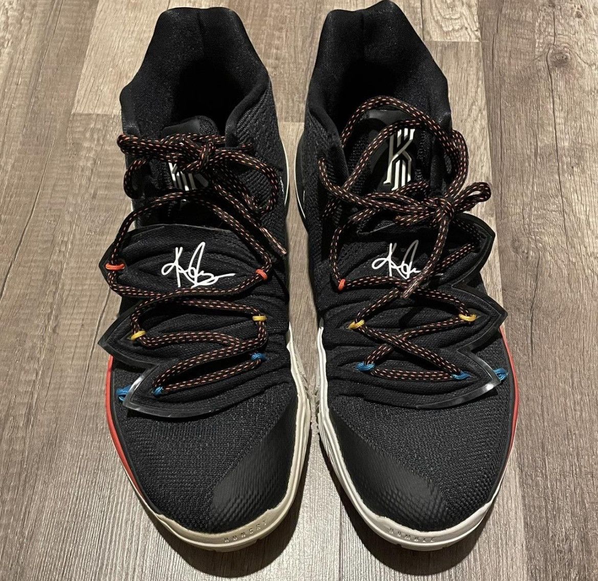 Nike Nike Kyrie 5 "Friends" Size US 10 / EU 43 - 3 Thumbnail
