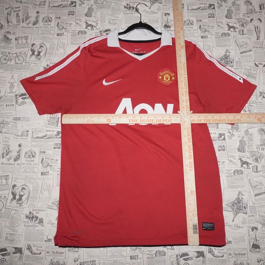 Nike Large - Vintage Y2K Nike Manchester United UK soccer jersey Size US L / EU 52-54 / 3 - 4 Thumbnail