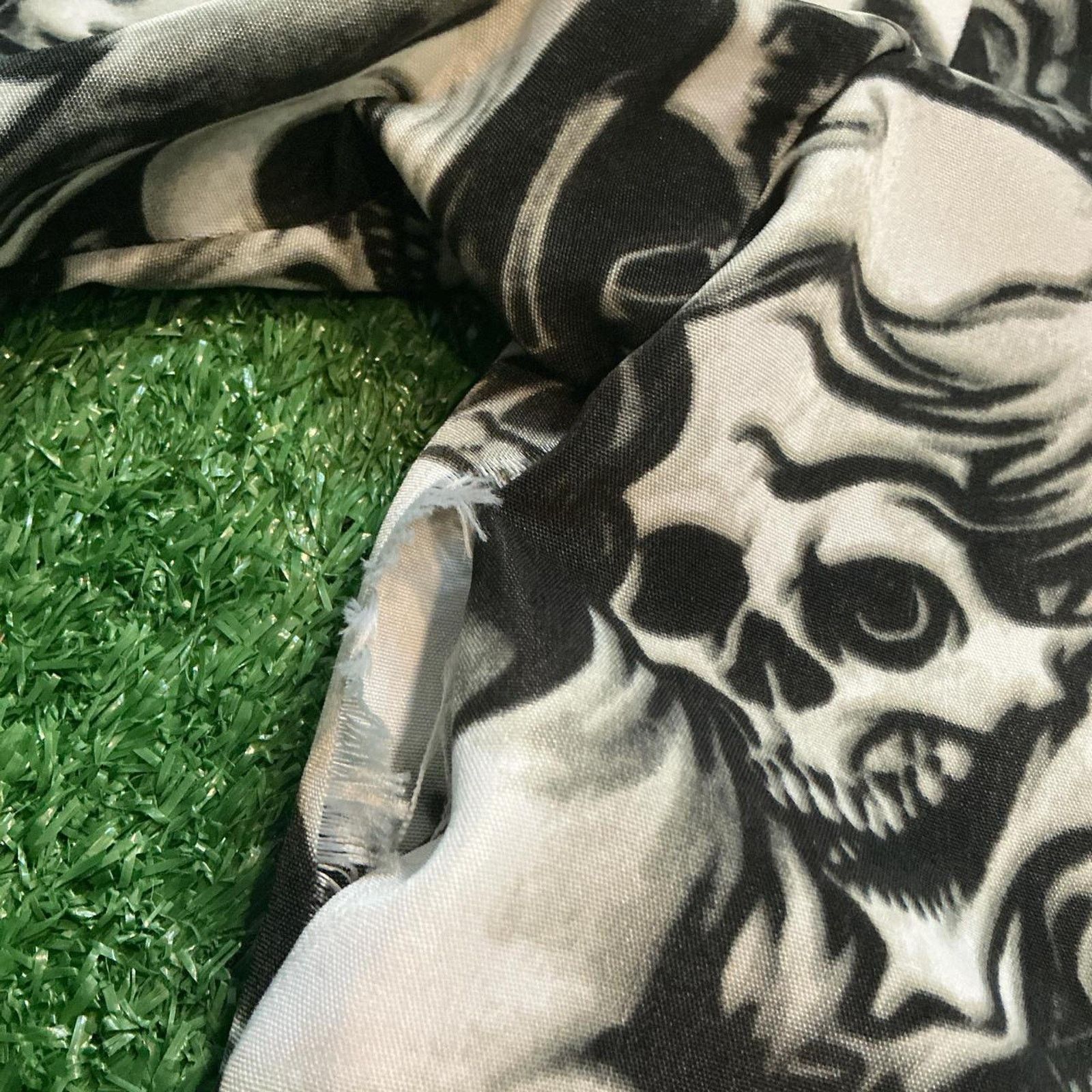 Vintage Vintage Y2K Sapphire Lounge AOP Skull And Bones Button Up Size US L / EU 52-54 / 3 - 3 Thumbnail