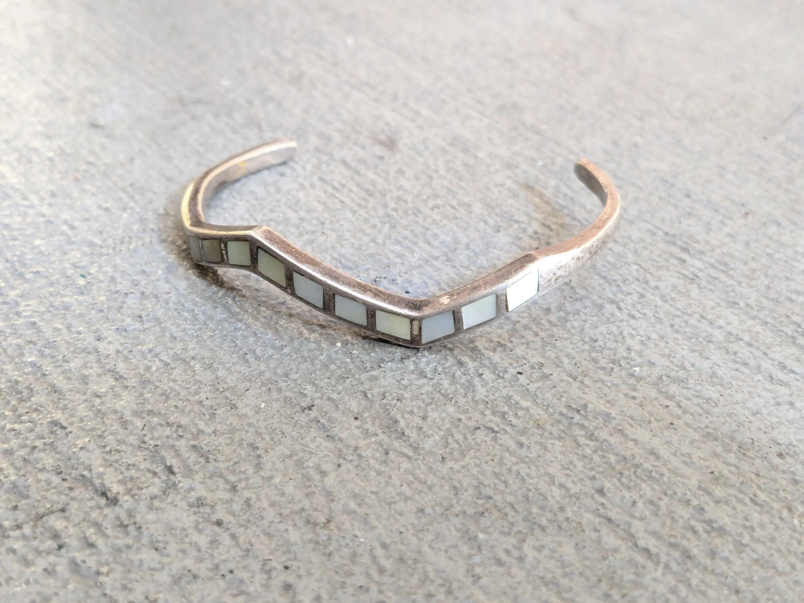 Jewelry Vintage Sterling Silver Bracelet Mother or Pearl MOP Cuff Size ONE SIZE - 3 Thumbnail