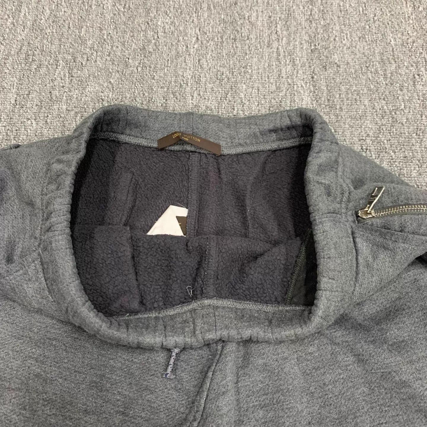 Louis Vuitton LV Gray Chinos M 9/10 Size US 32 / EU 48 - 8 Thumbnail