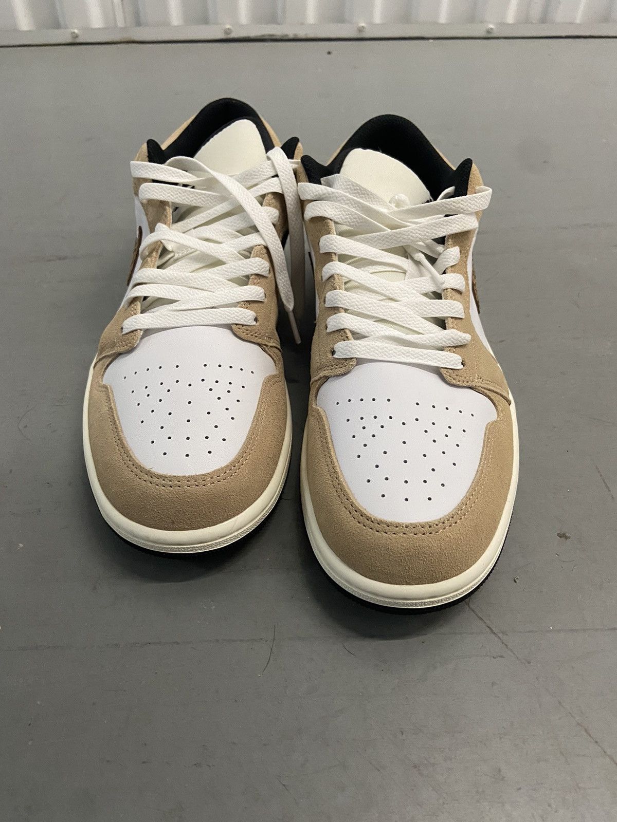 Nike Nike elephants ( brown ) size 10.5 Size US 10.5 / EU 43-44 - 3 Thumbnail