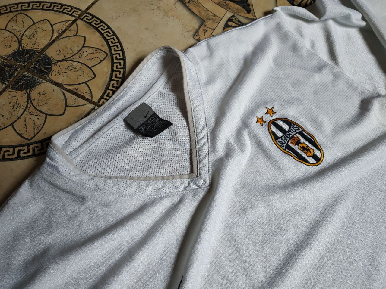 Nike Vintage 2004/05 Juventus Away Jersey Nike Total 90 XL Size US XL / EU 56 / 4 - 18 Thumbnail