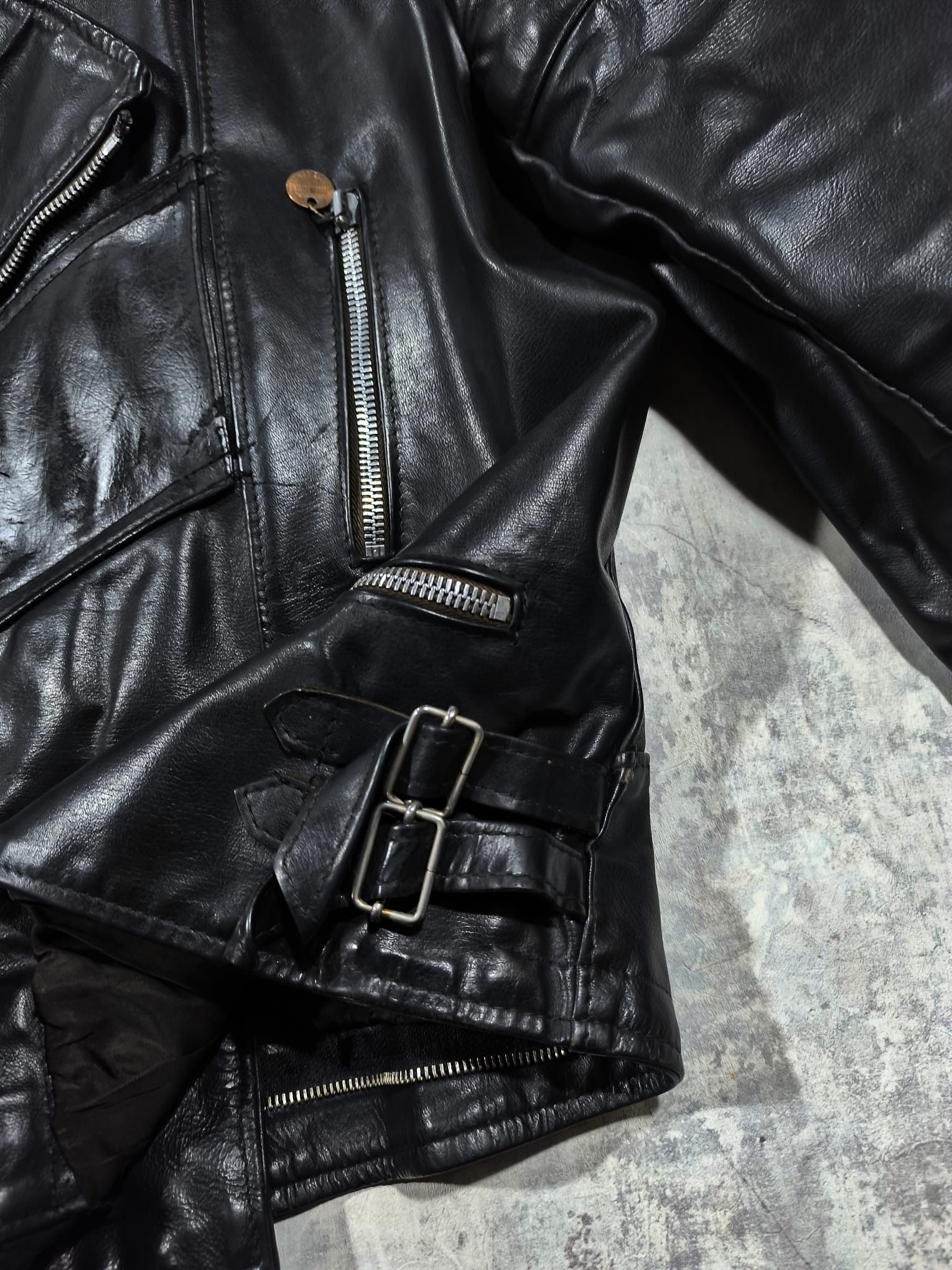 Leather vintage heavyweight trashed moto biker leather jacket 80s Size US L / EU 52-54 / 3 - 11 Thumbnail