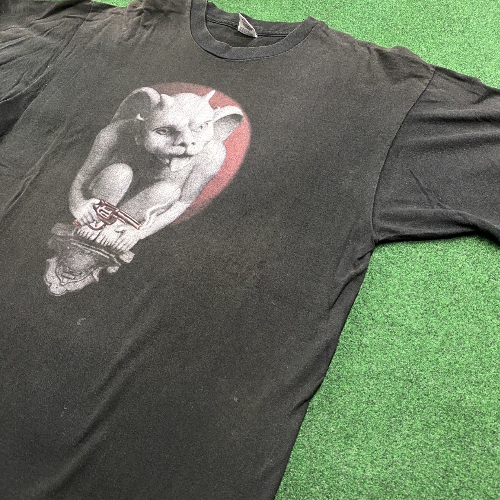 Vintage VINTAGE Getting Away With Murder Shirt Mens XL Black 90S Gargoyle Pistol Tee USA Size US XL / EU 56 / 4 - 2 Thumbnail