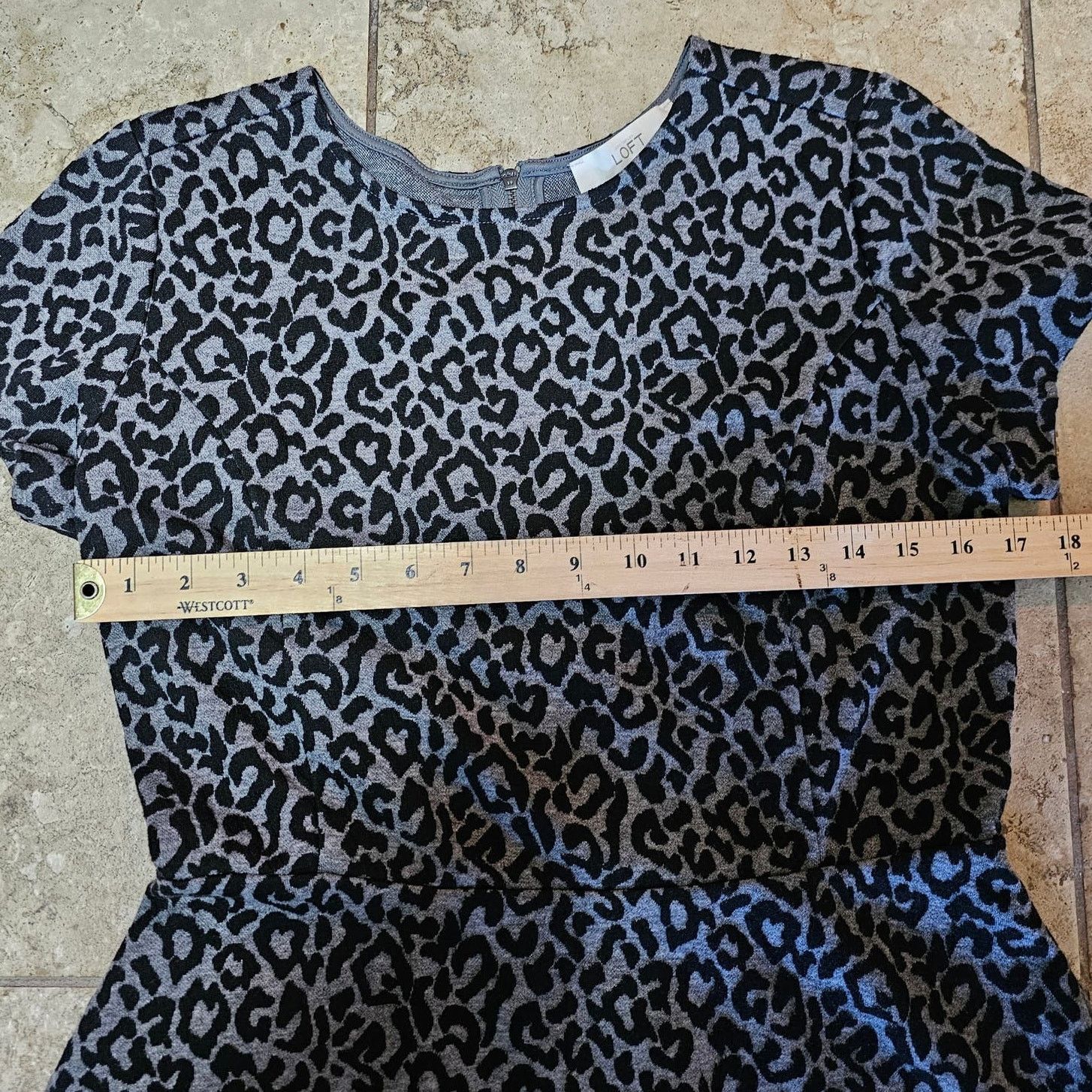 Loft Ann Taylor LOFT Gray/Black Animal Print Swing Knit Dress sz6 Size M / US 6-8 / IT 42-44 - 7 Thumbnail