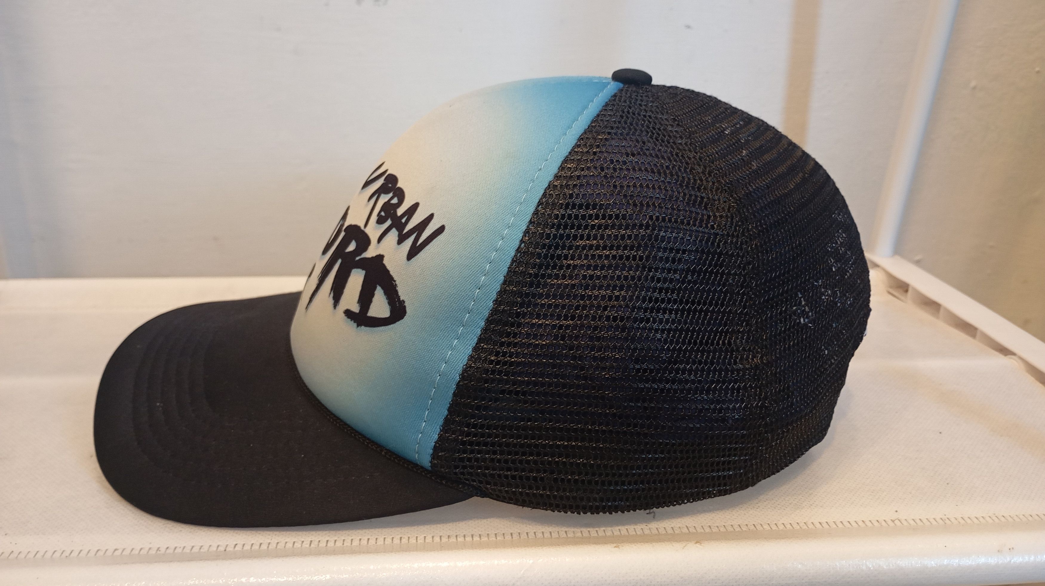 Band Tees Keith Urban Tour Trucker Hat Cap Size ONE SIZE - 3 Thumbnail