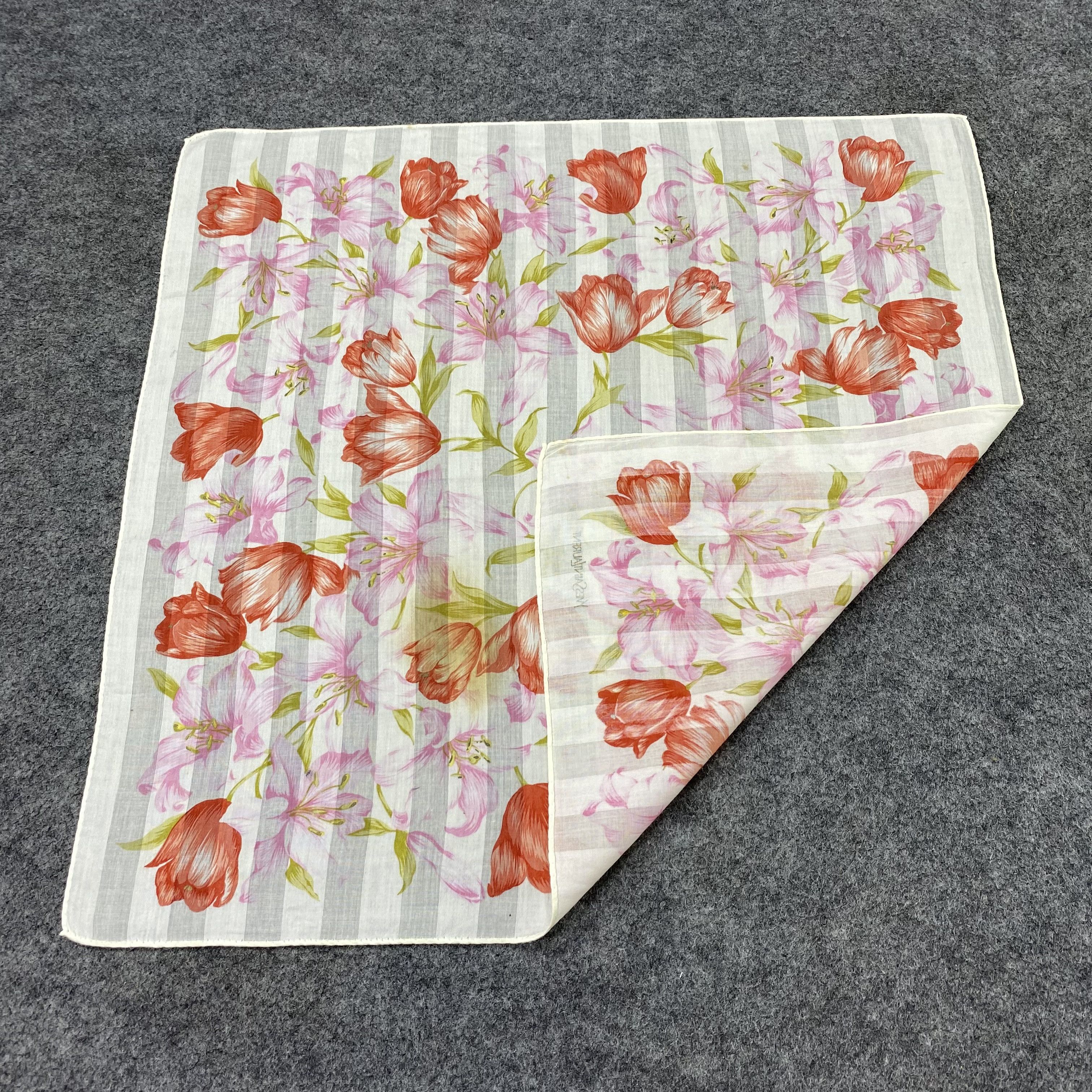 Yves Saint Laurent Yves Saint Laurent Handkerchief / Bandana /Neckerchief-B2121 Size ONE SIZE - 5 Thumbnail