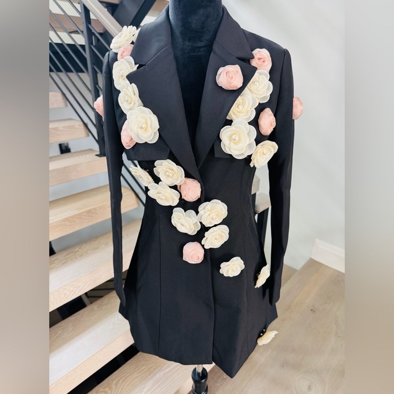 Other New Chic Black Floral Women's Blazer size S Size S / US 4 / IT 40 - 8 Thumbnail