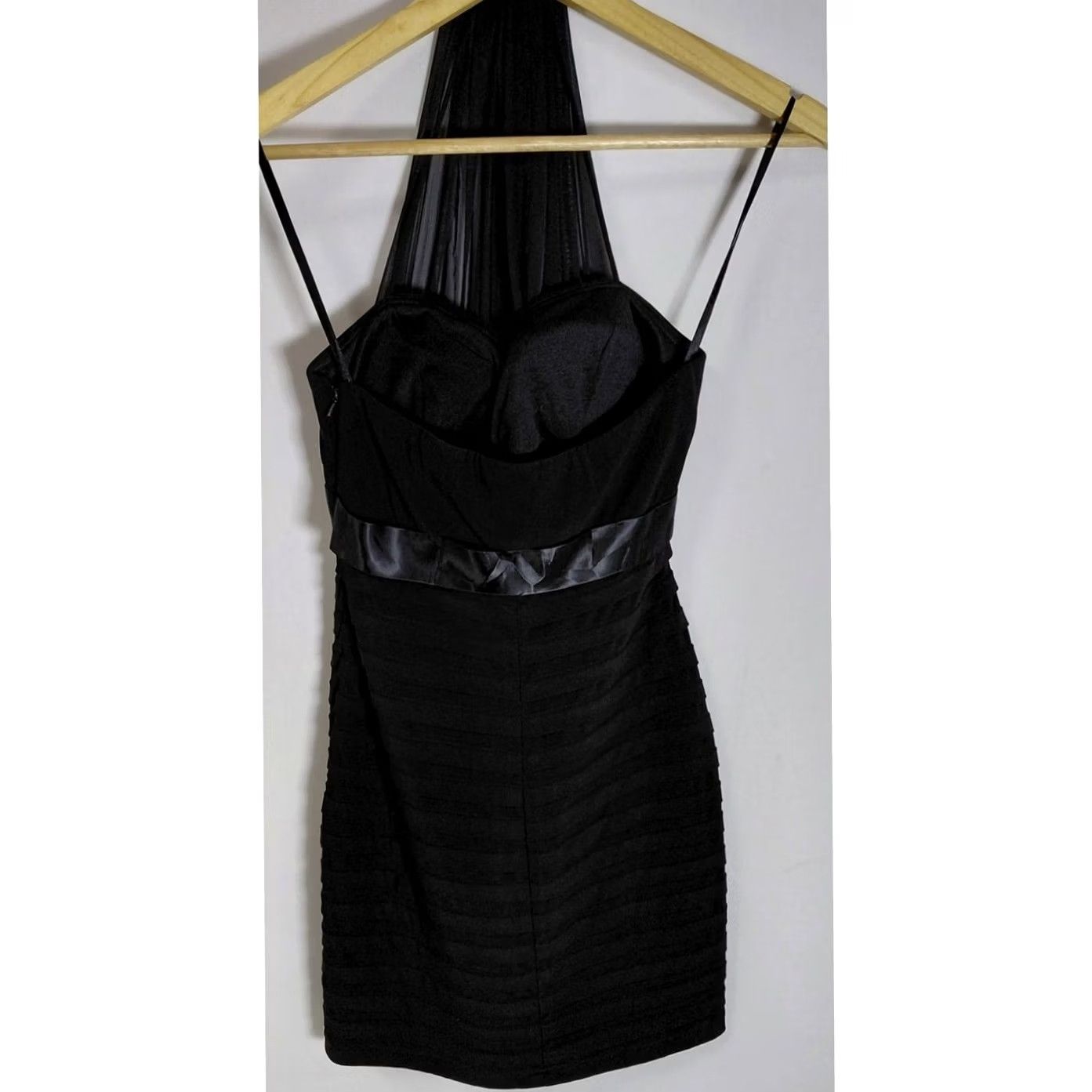 Vintage Betsy & Adam Black Halter Dress Solid Sleeveless Short Women Size 4P Petite Adult Formal Cocktail Party Dress Size 27" / US 4 / IT 40 - 2 Thumbnail