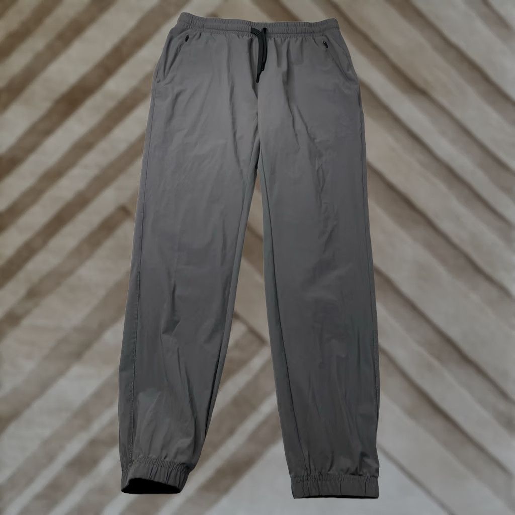 Vintage UNRL Jogger Pants Mens M Gray Nylon Spandex Athletic Tapered 90s Style Breathable Regular Fit Pants Size US 31 - 1 Thumbnail