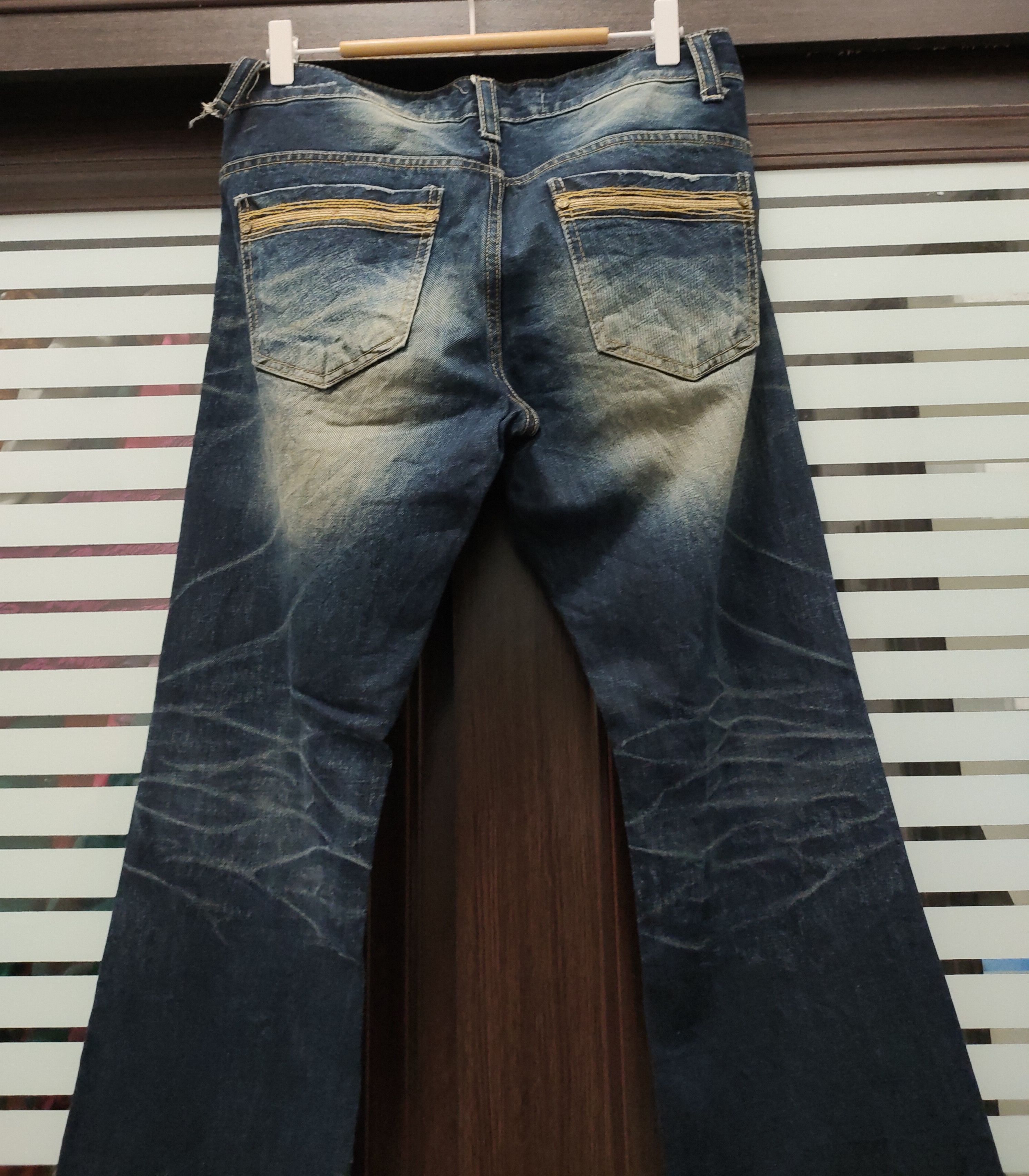 Japanese Brand 💥 Nice Distressed Freestyle Flared Wim Denim 💥 Size US 33 - 7 Thumbnail