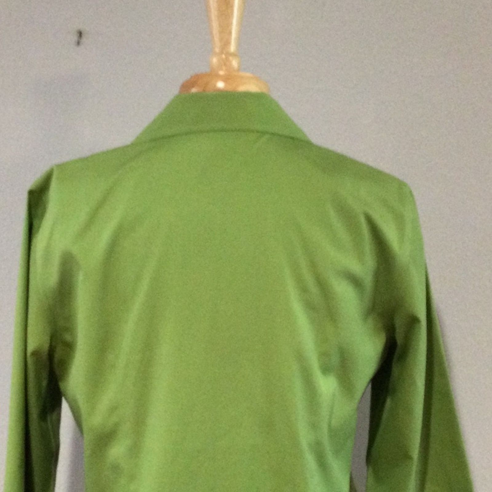 Jones New York Jones New York Green Button Front Collar No Iron Blouse Sz 8 Size M / US 6-8 / IT 42-44 - 9 Thumbnail