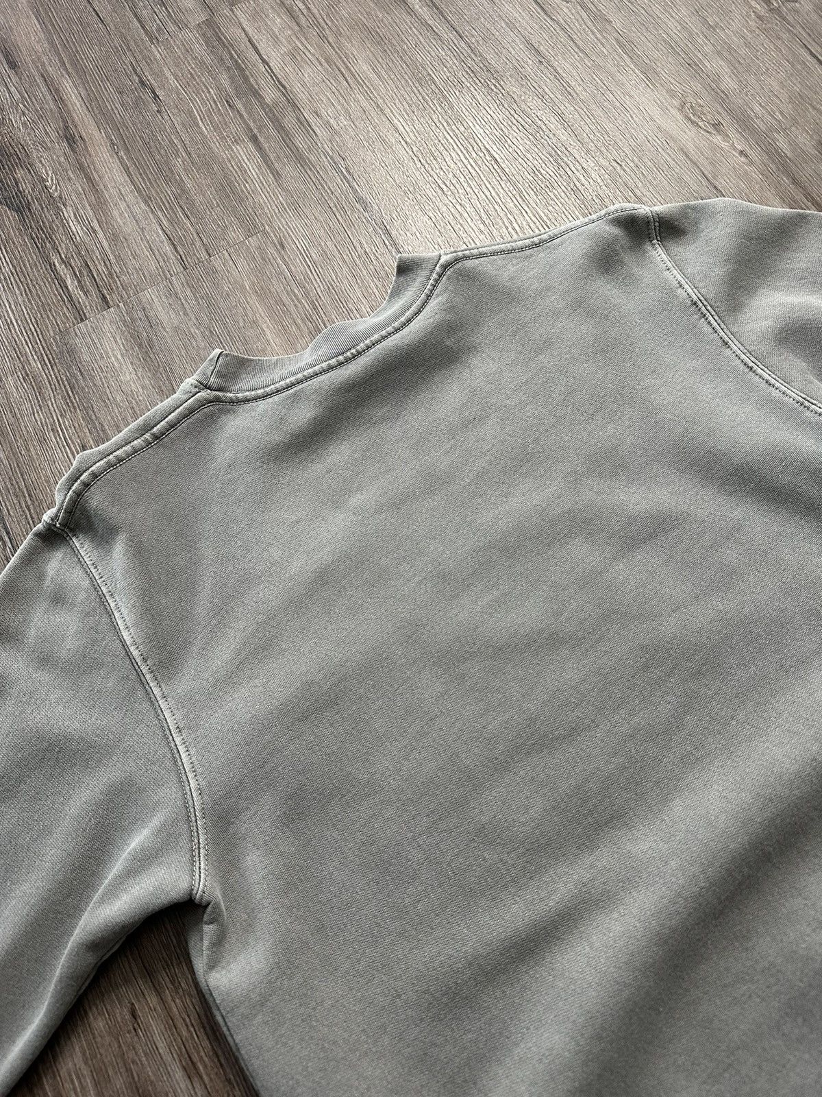Playstation × Travis Scott 😵‍💫Travis Scott😵‍💫 PlayStation Crewneck Sweatshirt Size Medium Size US M / EU 48-50 / 2 - 13 Thumbnail
