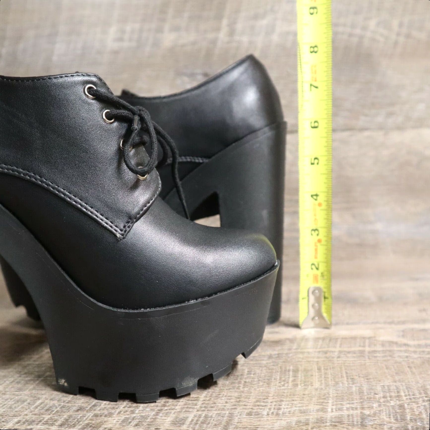 Vintage VINTAGE Soda Platform Boot Heels Lace Up Shearling Black Women's Size 9 Size US 9 / IT 39 - 8 Thumbnail
