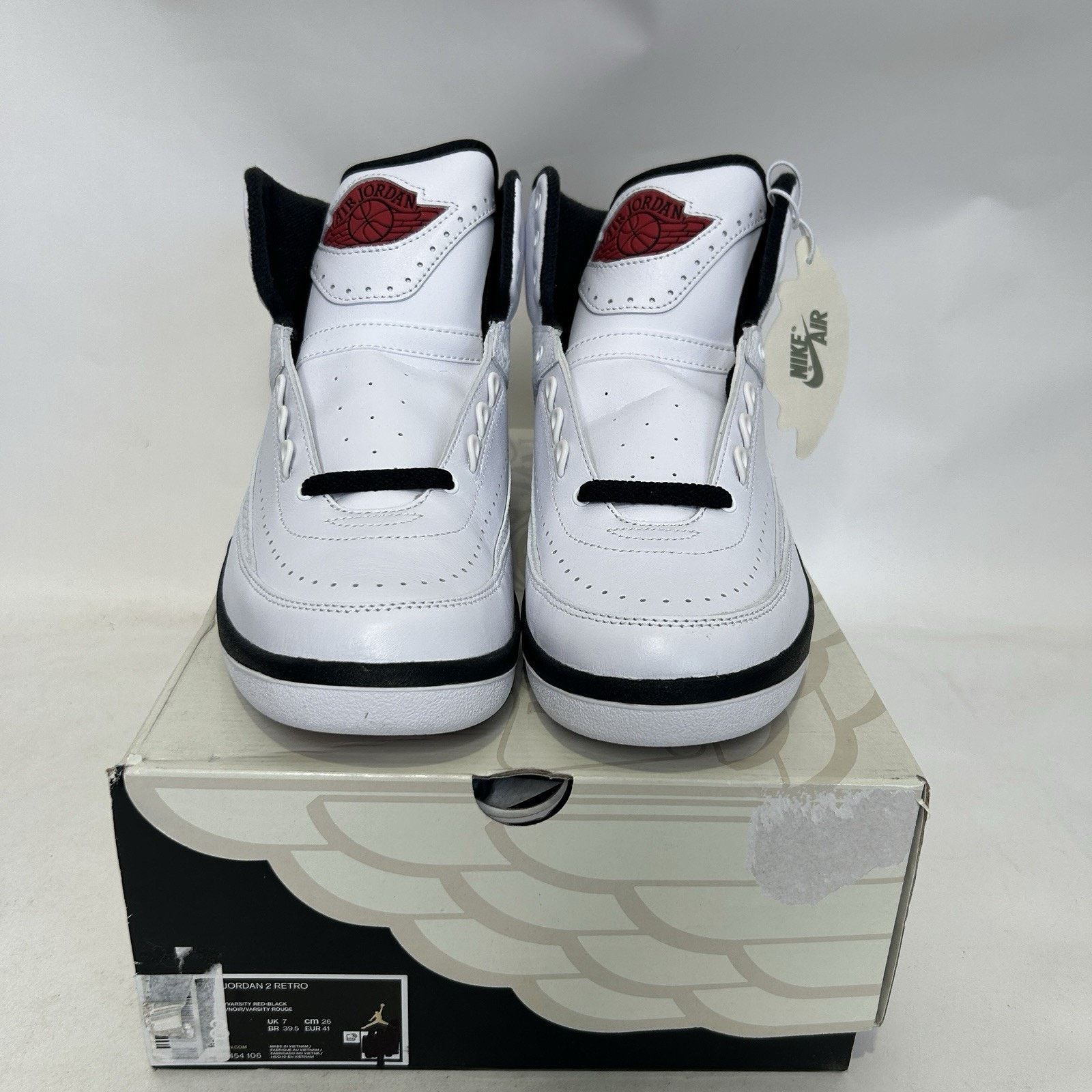 Jordan Brand Nike Air Jordan 2 Retro OG “Chicago Bulls” Size US 8 / EU 41 - 2 Thumbnail
