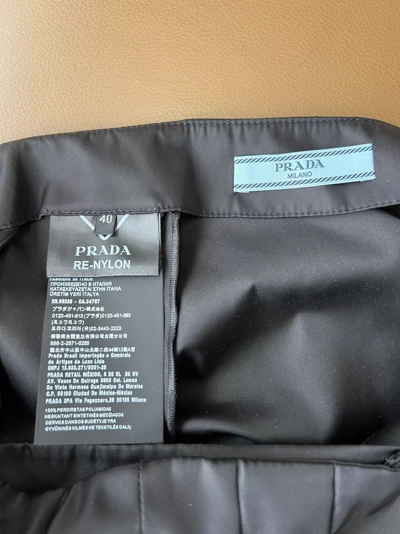 Prada Prada Black nylon pleated skirt 2501-Nextarrow Size 26" / US 2 / IT 38 - 6 Thumbnail