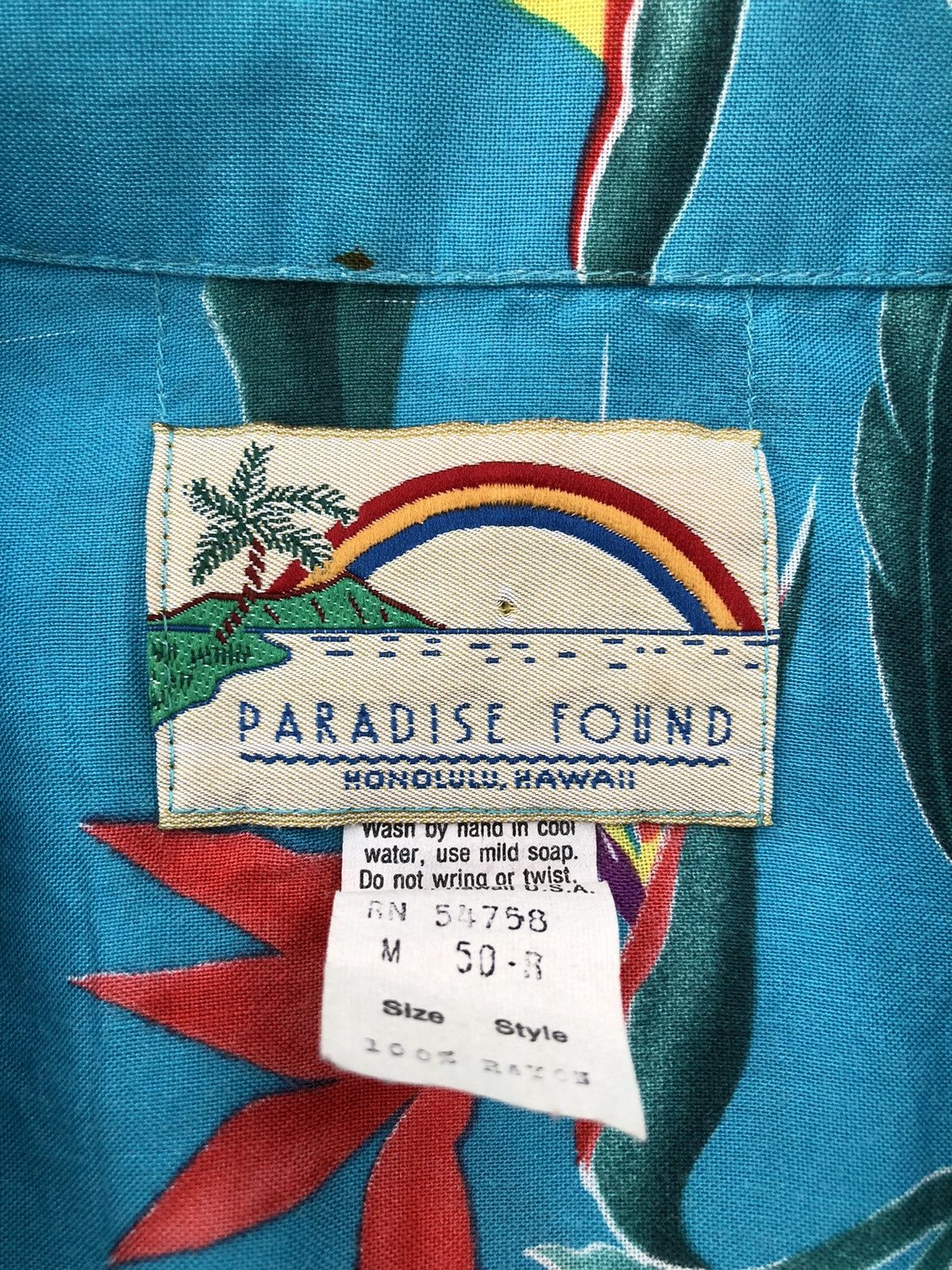 Vintage Vintage Paradise Found Honolulu, Hawaii 100% Rayon Button Size US M / EU 48-50 / 2 - 7 Thumbnail