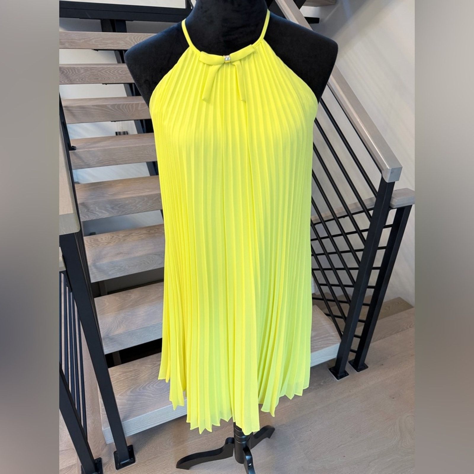 Ted Baker New Ted Baker Vibrant Neon Yellow Pleated Midi Dress size 0 Size XS / US 0-2 / IT 36-38 - 2 Thumbnail
