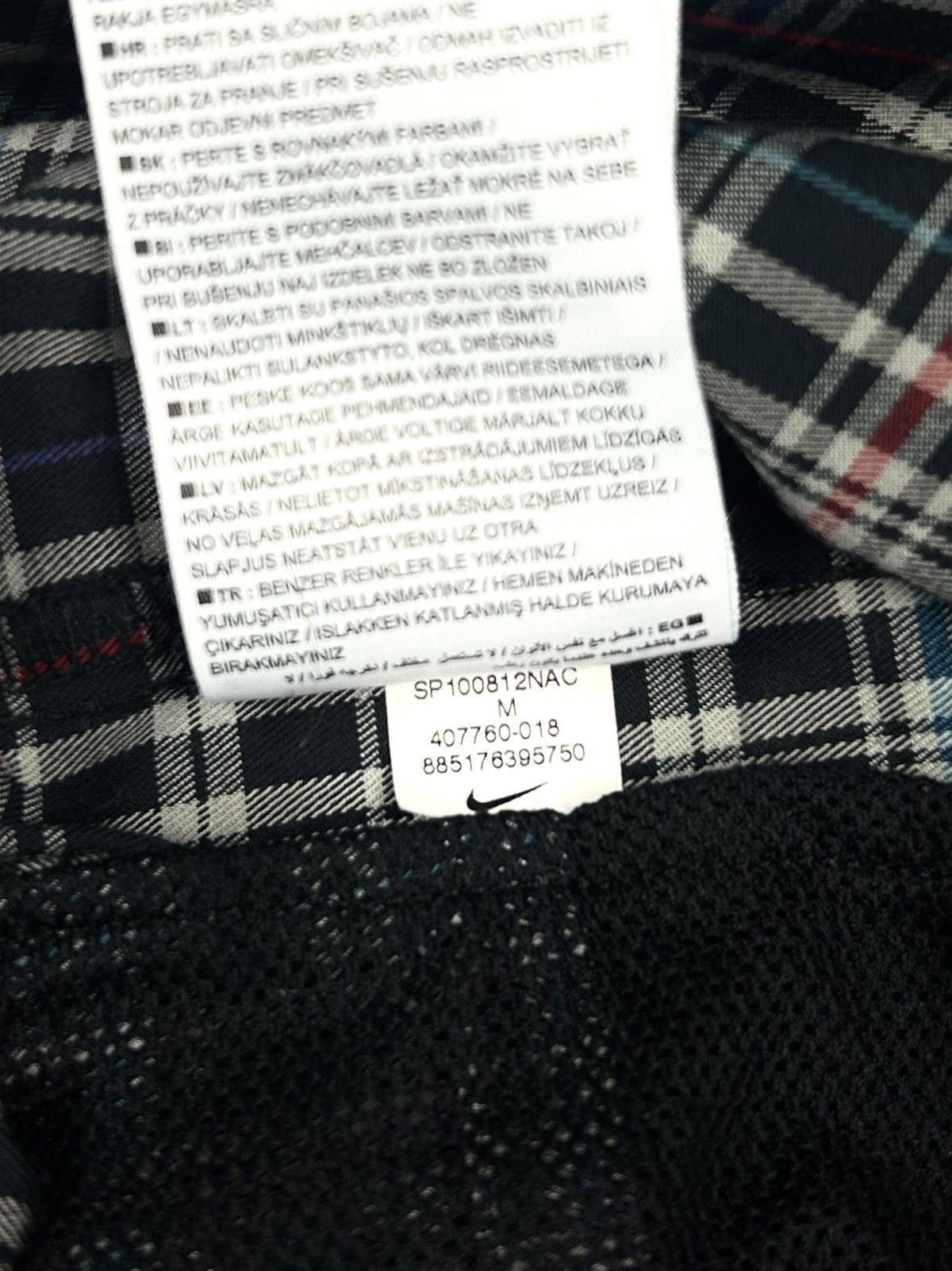 Nike ACG Vintage Nike ACG Plaid Cargo Shorts Size M Outdoor Y2k Size US 32 / EU 48 - 14 Thumbnail