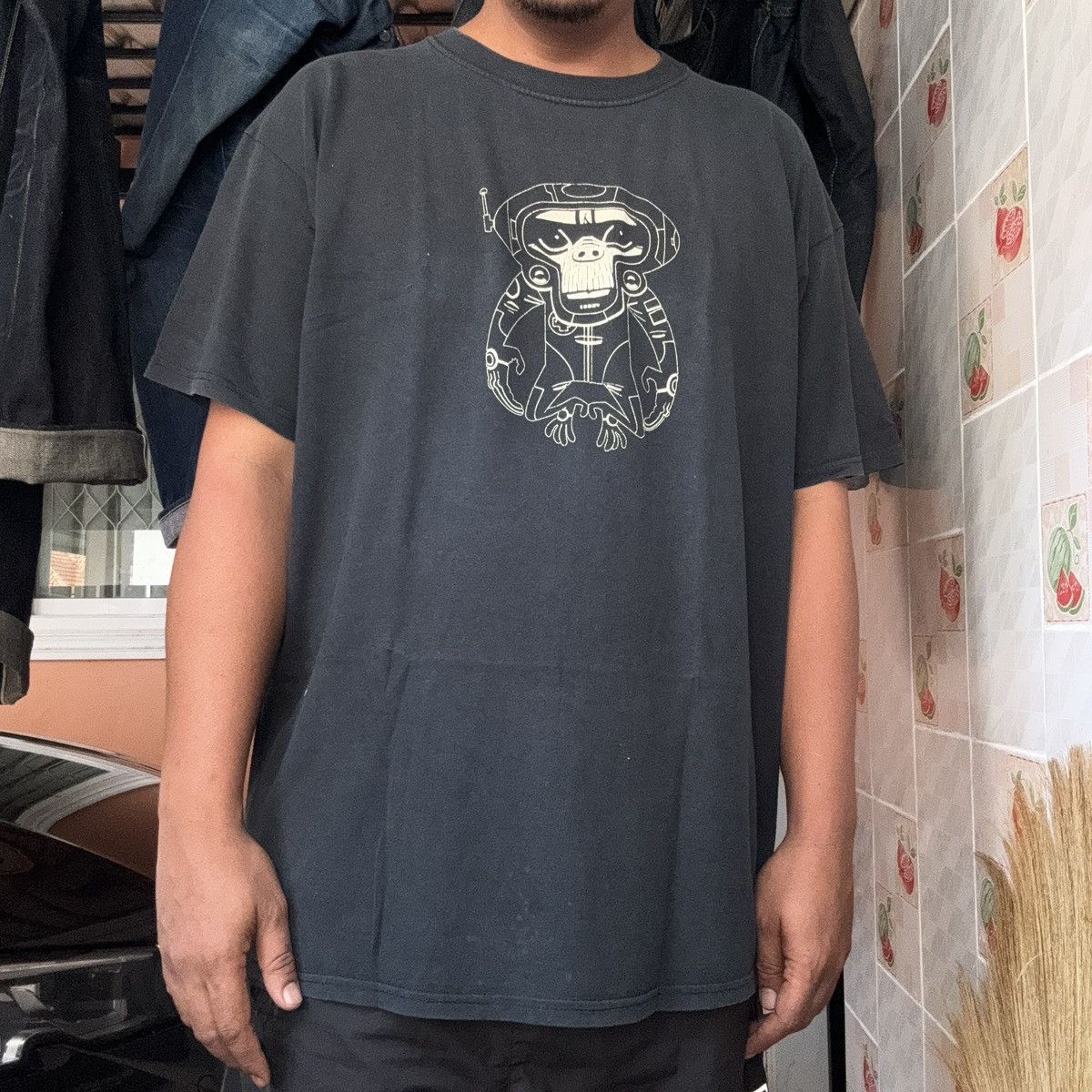image of Band Tees x Tour Tee Vintage '00 Spacemonkeyz Vs Gorillaz - Laika Come Home in Black (Size XL)