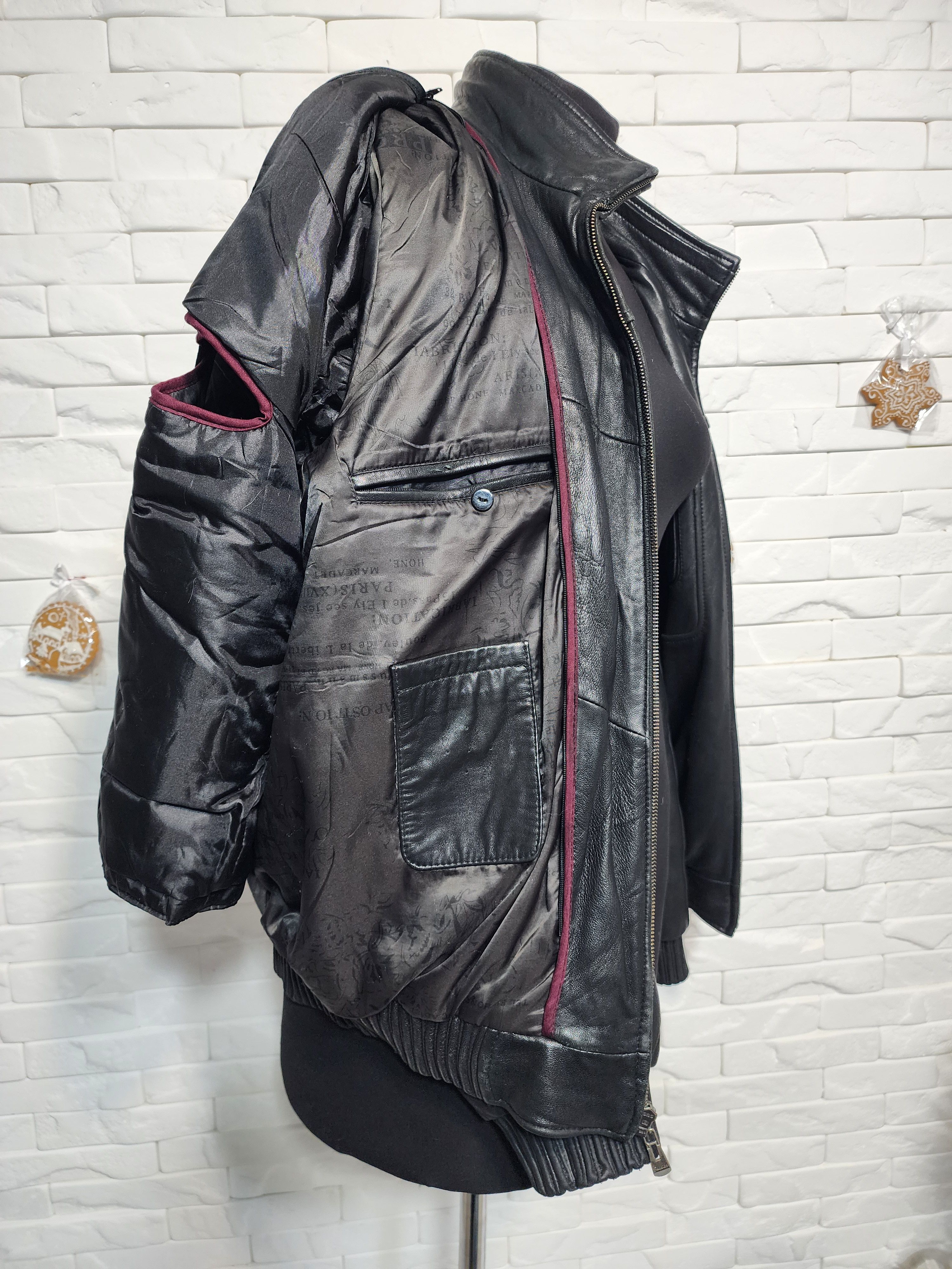Uniqlo Men's Black Genuine Leather Jacket: Zipper Pockets. Size US L / EU 52-54 / 3 - 7 Thumbnail