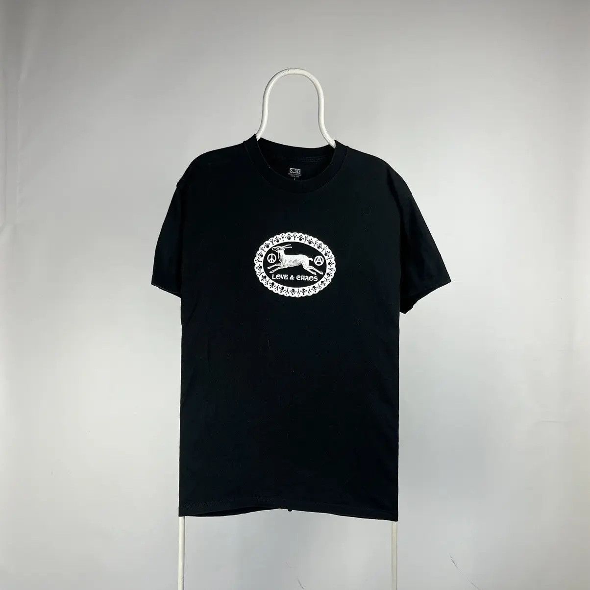 Obey Obey Tshirt love chaos size Large Size US L / EU 52-54 / 3 - 1 Thumbnail