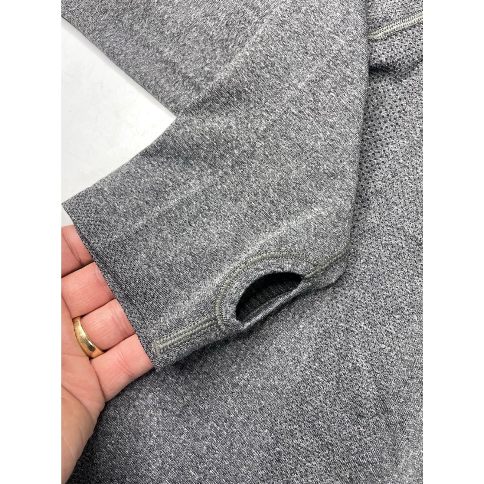 Lululemon Lululemon Metal Vent Tech Shirt Mens XL Gray Long Sleeve Running Yoga Cross Training Athletic T-Shirt Vent Tech Logo Quick Dry Lightweight Stretch Size US XL / EU 56 / 4 - 4 Thumbnail