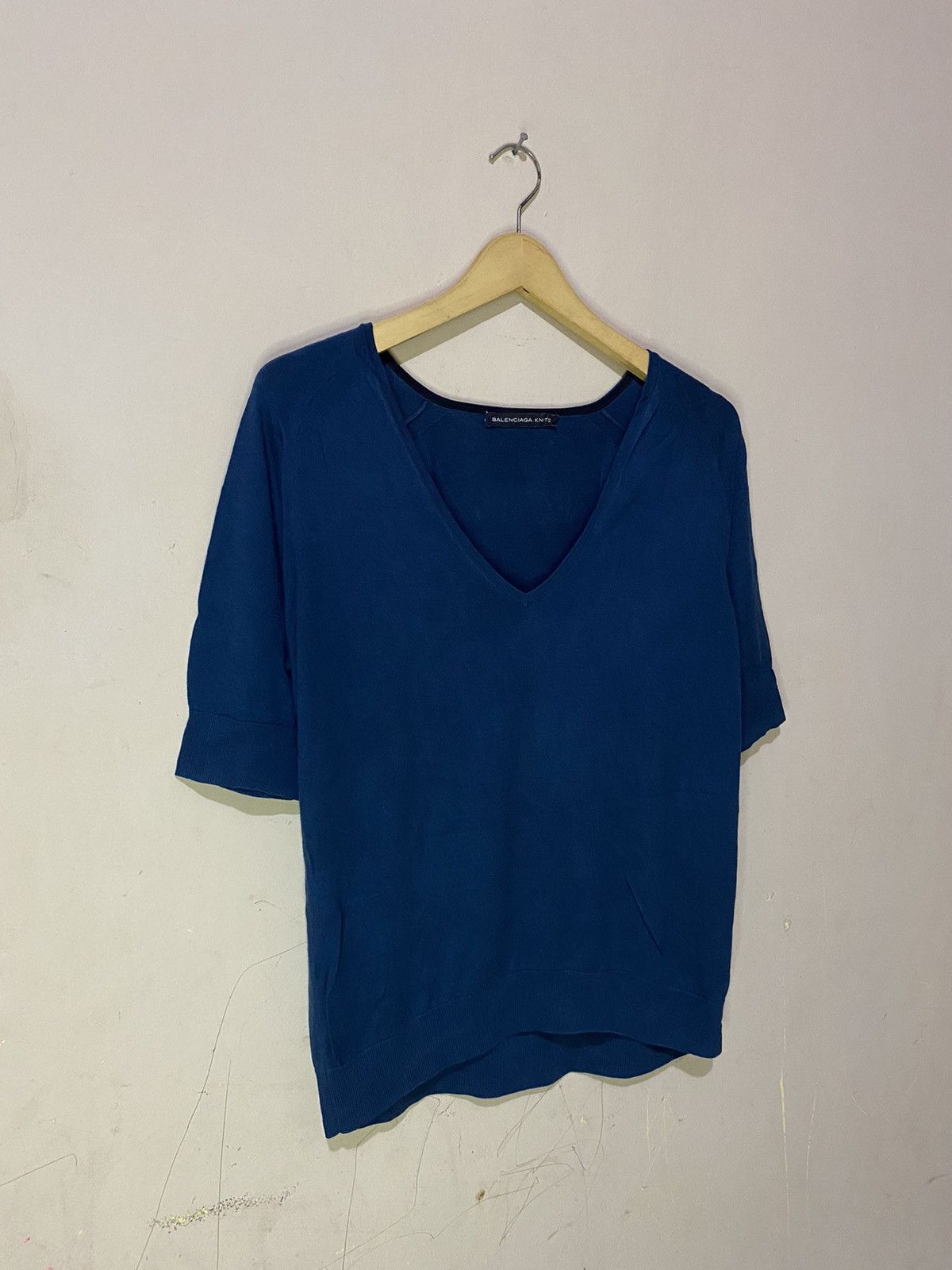 Balenciaga 2013 Balenciaga Knitwear V-Neck Size XS / US 0-2 / IT 36-38 - 2 Thumbnail