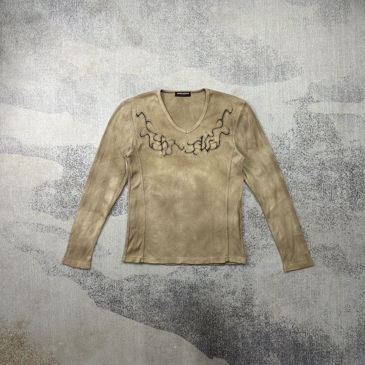HIDEAWAYS nicole longsleeve Tshirt