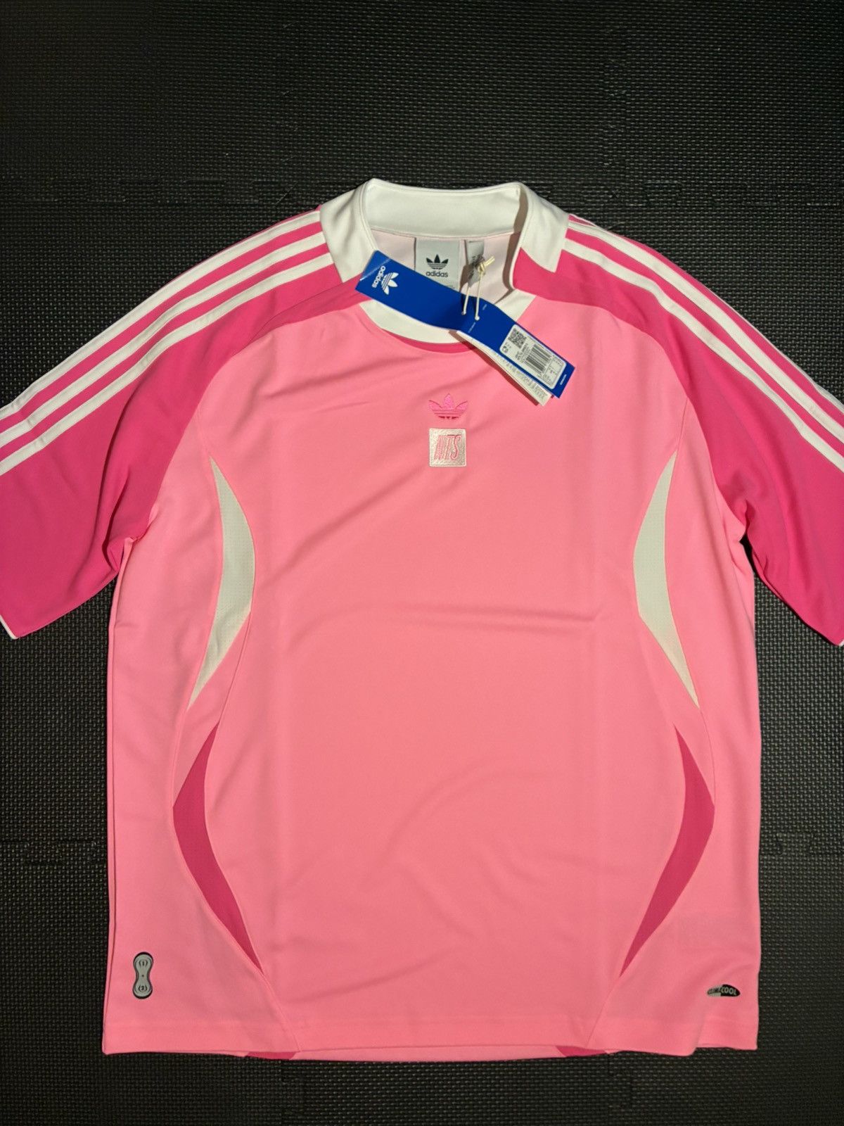 Adidas adidas x NTS Radio Teamgeist Jersey - Pink - (DSWT) - Gr. M Size US M / EU 48-50 / 2 - 3 Thumbnail