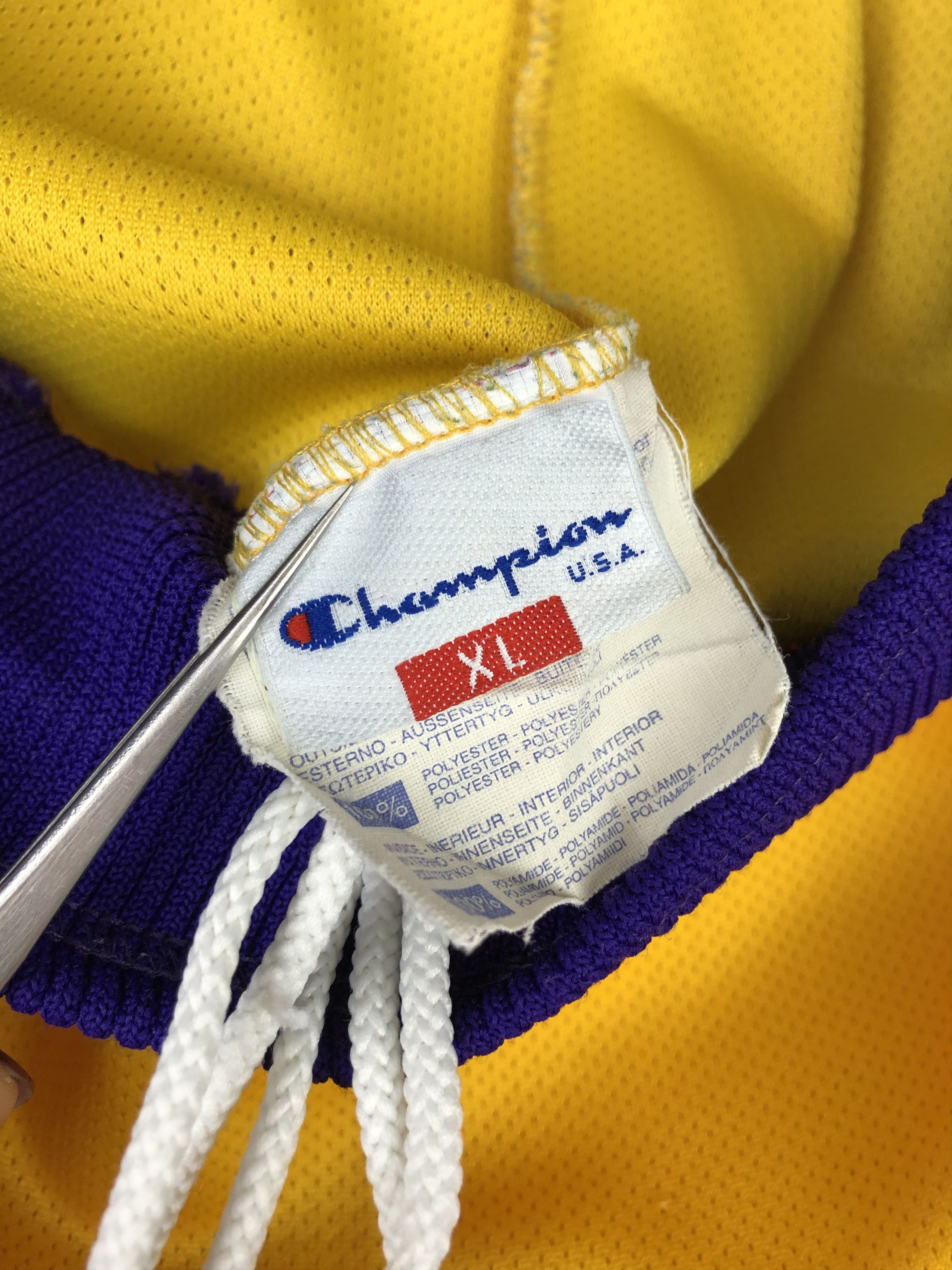 Champion Vintage 90's Champion Los Angeles Lakers NBA Shorts XL Size US 38 / EU 54 - 9 Thumbnail