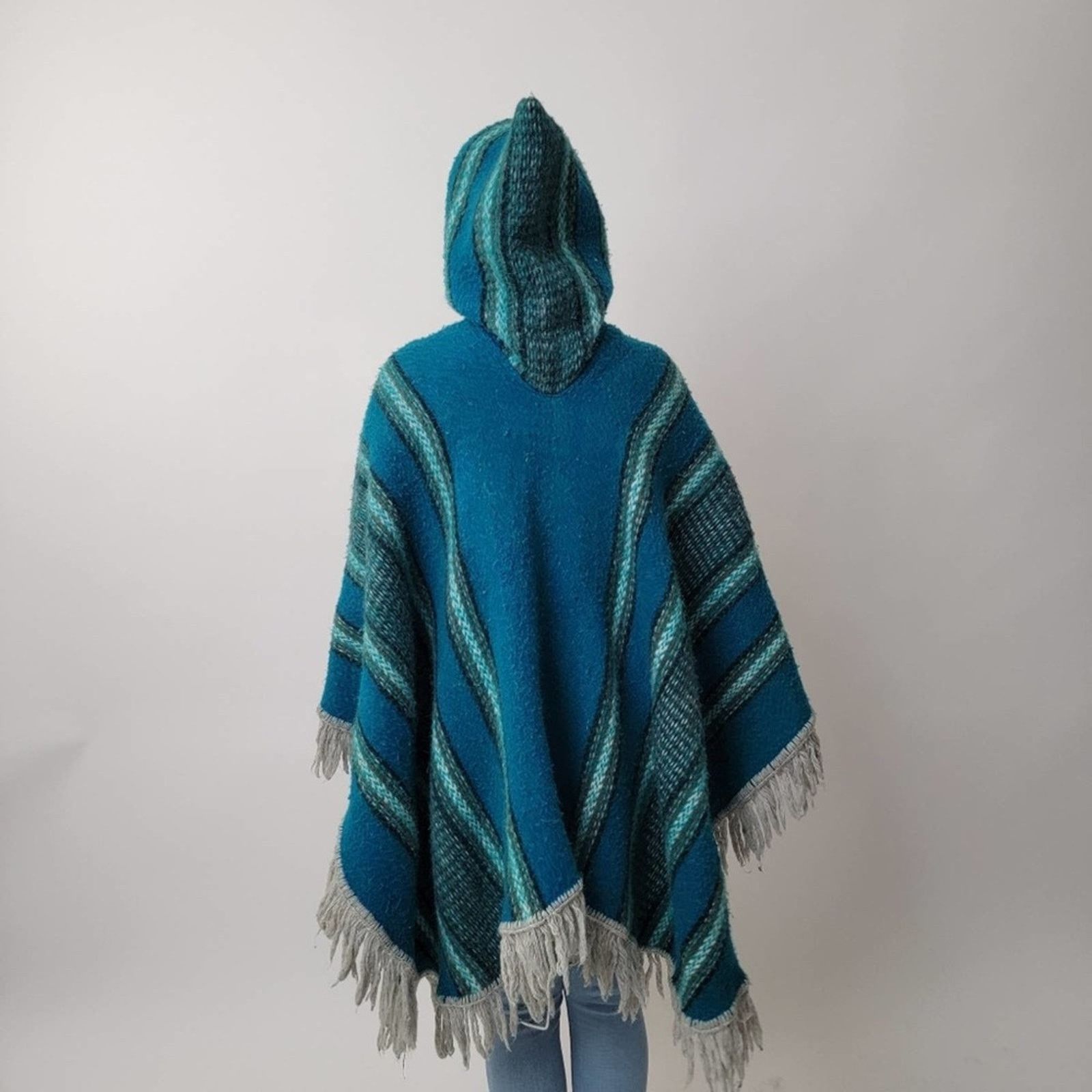 Vintage One of a Kind 70's Mod Knit Fringe Poncho Shrug Size ONE SIZE - 10 Thumbnail