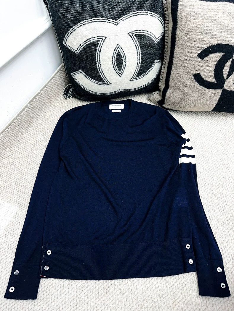 Thom Browne Thom browne Long-sleeved round-neck cashmere knitted sweate Size US S / EU 44-46 / 1 - 1 Thumbnail