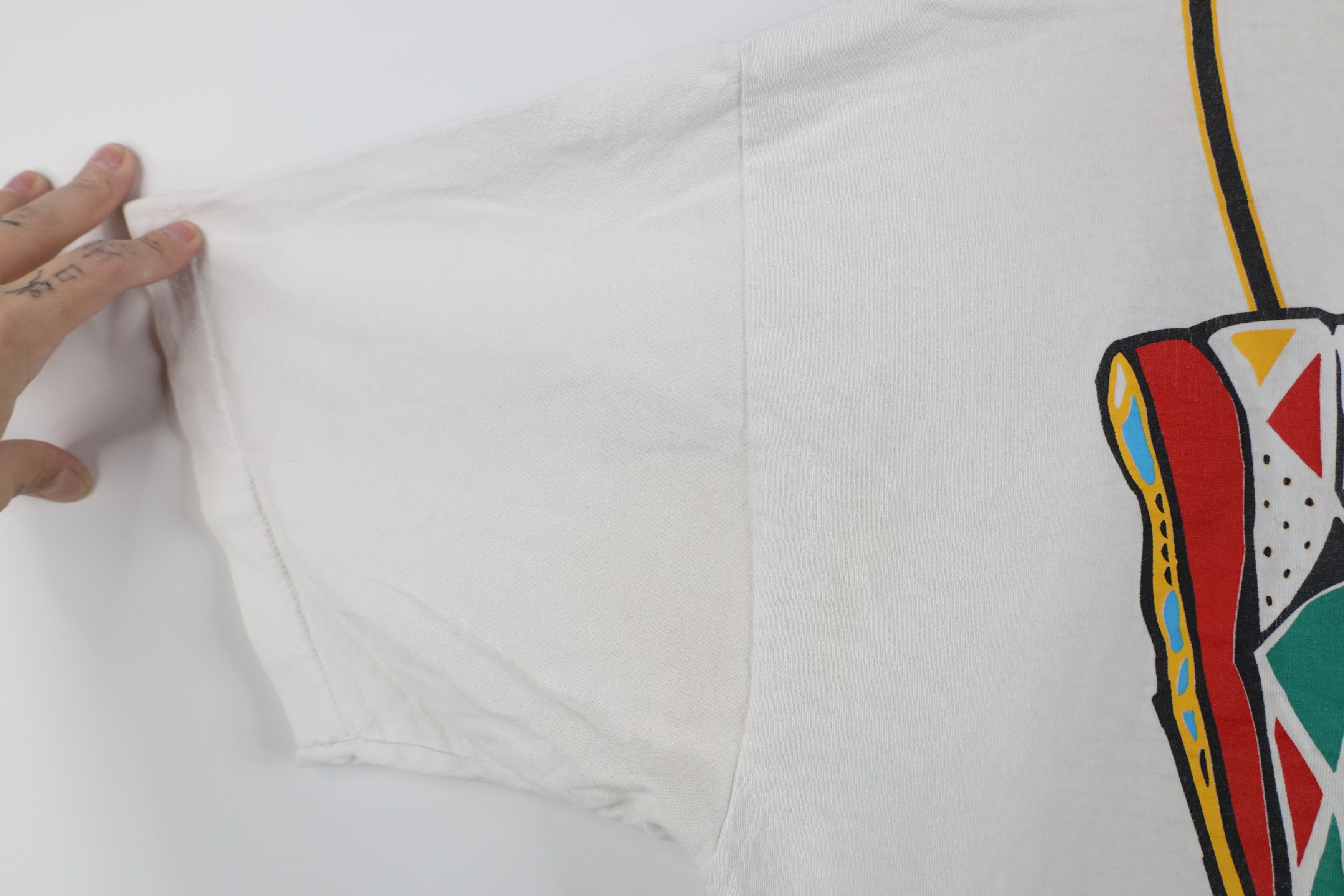 Vintage Vintage 90s Streetwear Heart Walk Shoes Short Sleeve T-Shirt Size US XL / EU 56 / 4 - 8 Thumbnail