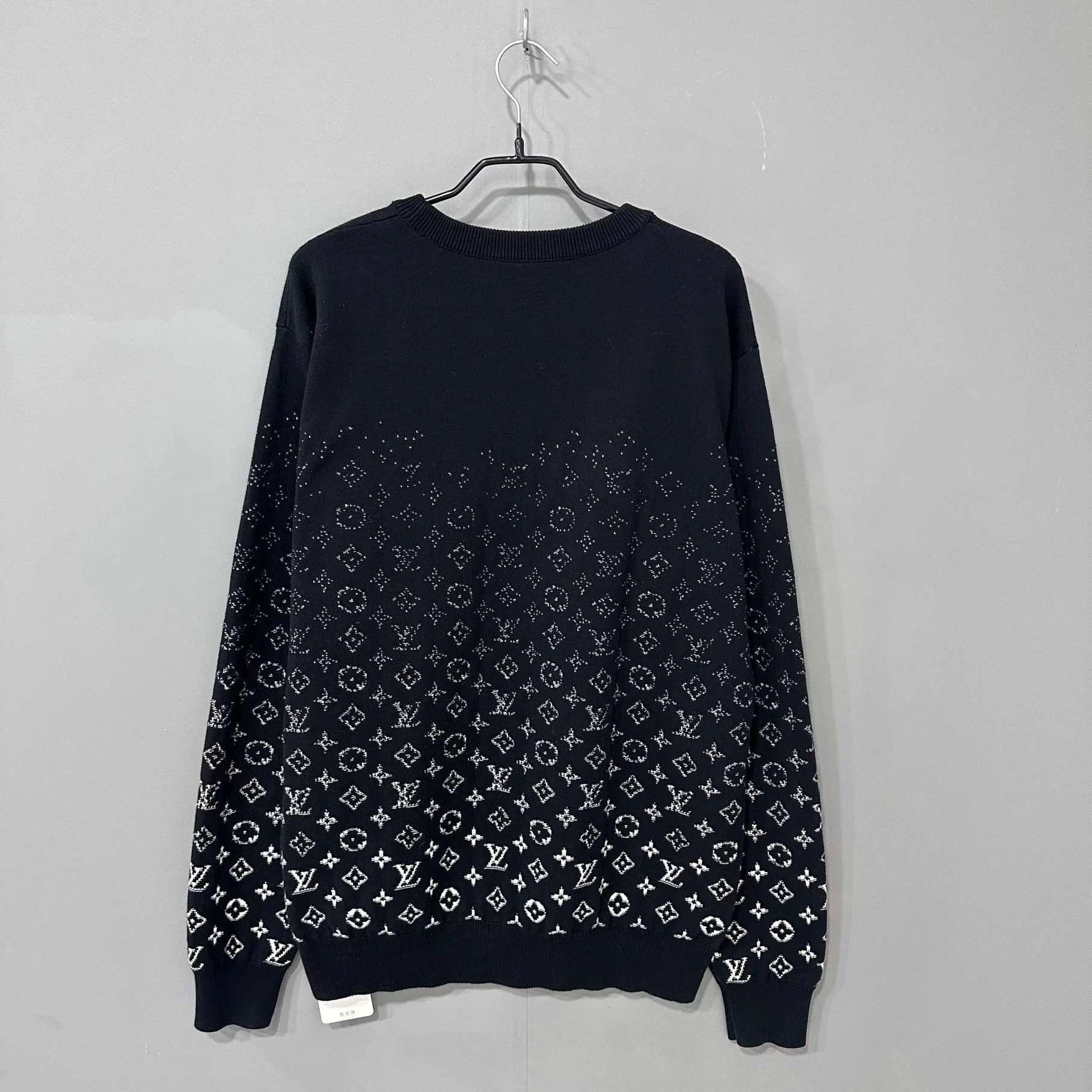 Louis Vuitton LV black white gradient allover print knit L Size US L / EU 52-54 / 3 - 3 Thumbnail