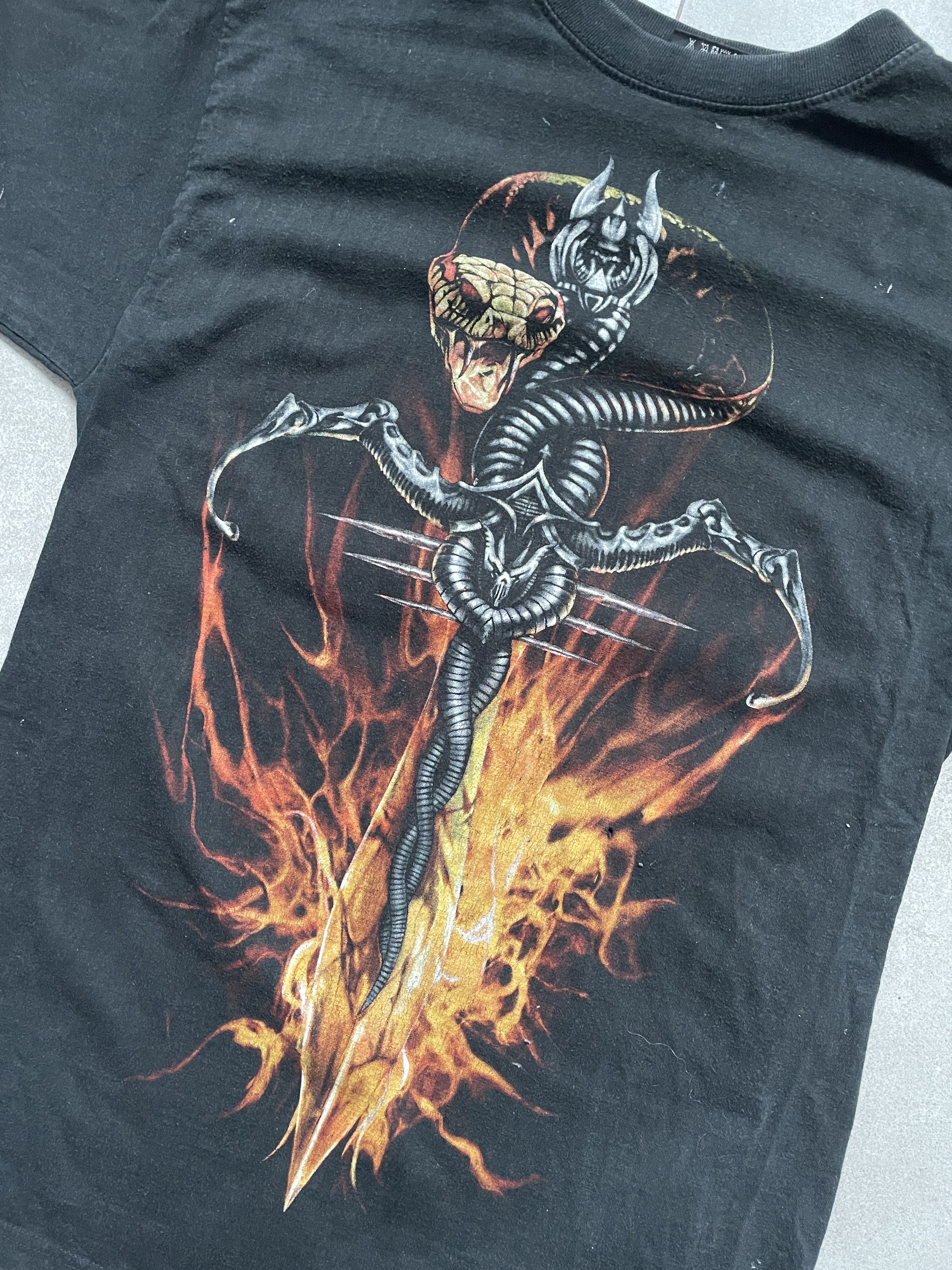 Vintage VINTAGE 90S Y2K SPIRAL CROSS FLAME SNAKE WASHED LONGSLEEVE Size US M / EU 48-50 / 2 - 2 Thumbnail